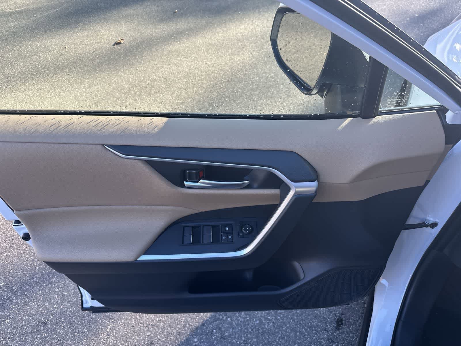 Thumbnail: 2025 Toyota RAV4 - 18