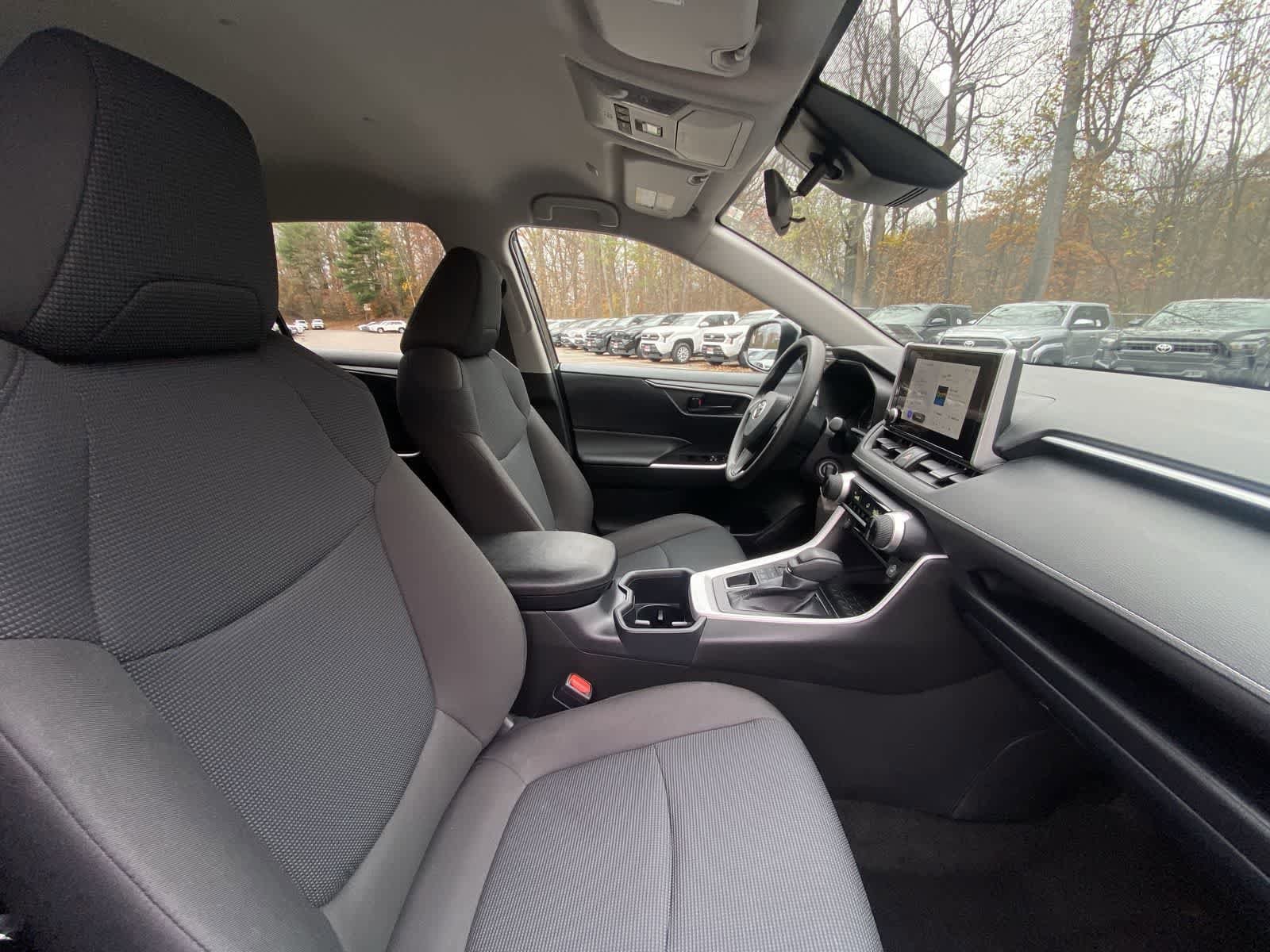 Thumbnail: 2025 Toyota RAV4 - 26