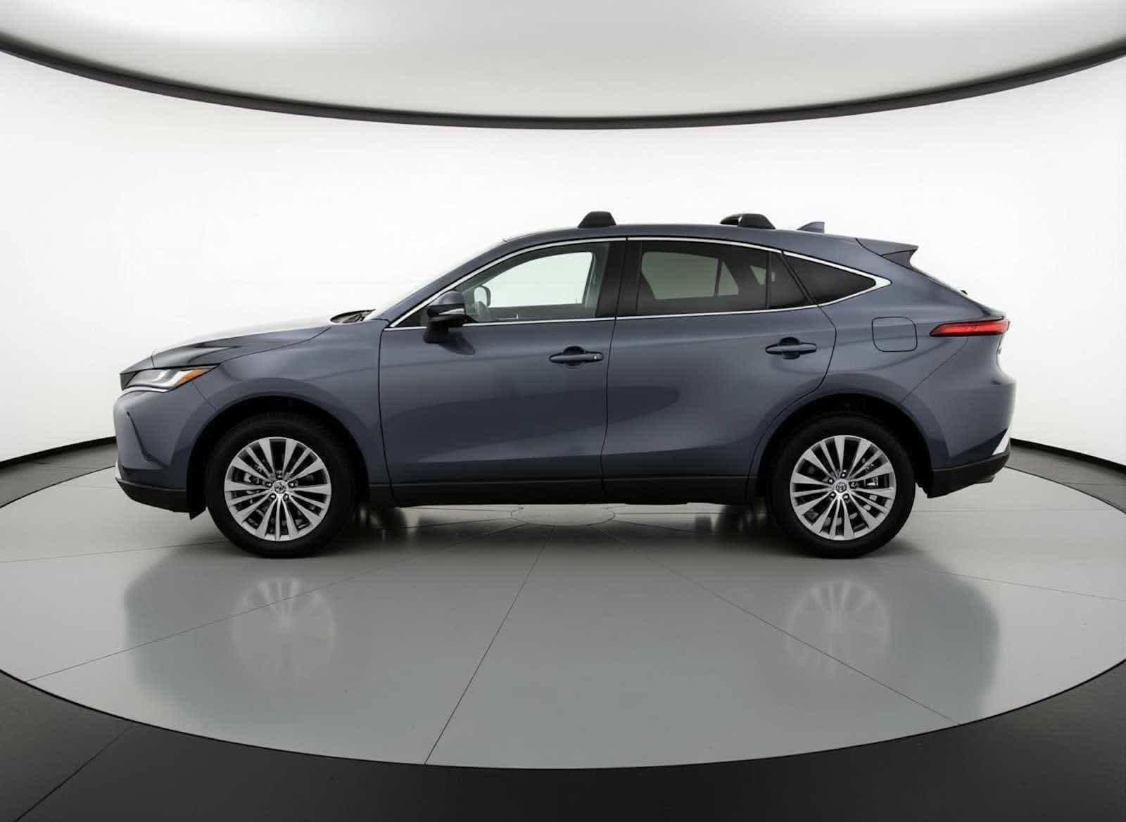 Thumbnail: 2023 Toyota Venza - 5