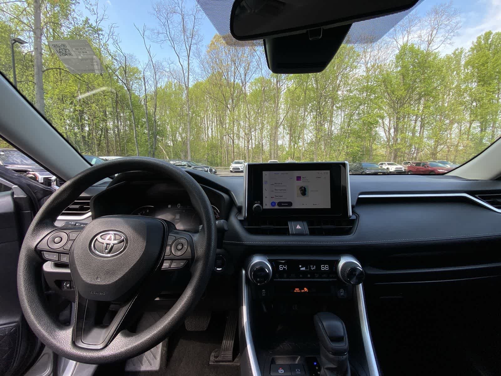 Thumbnail: 2025 Toyota RAV4 - 18
