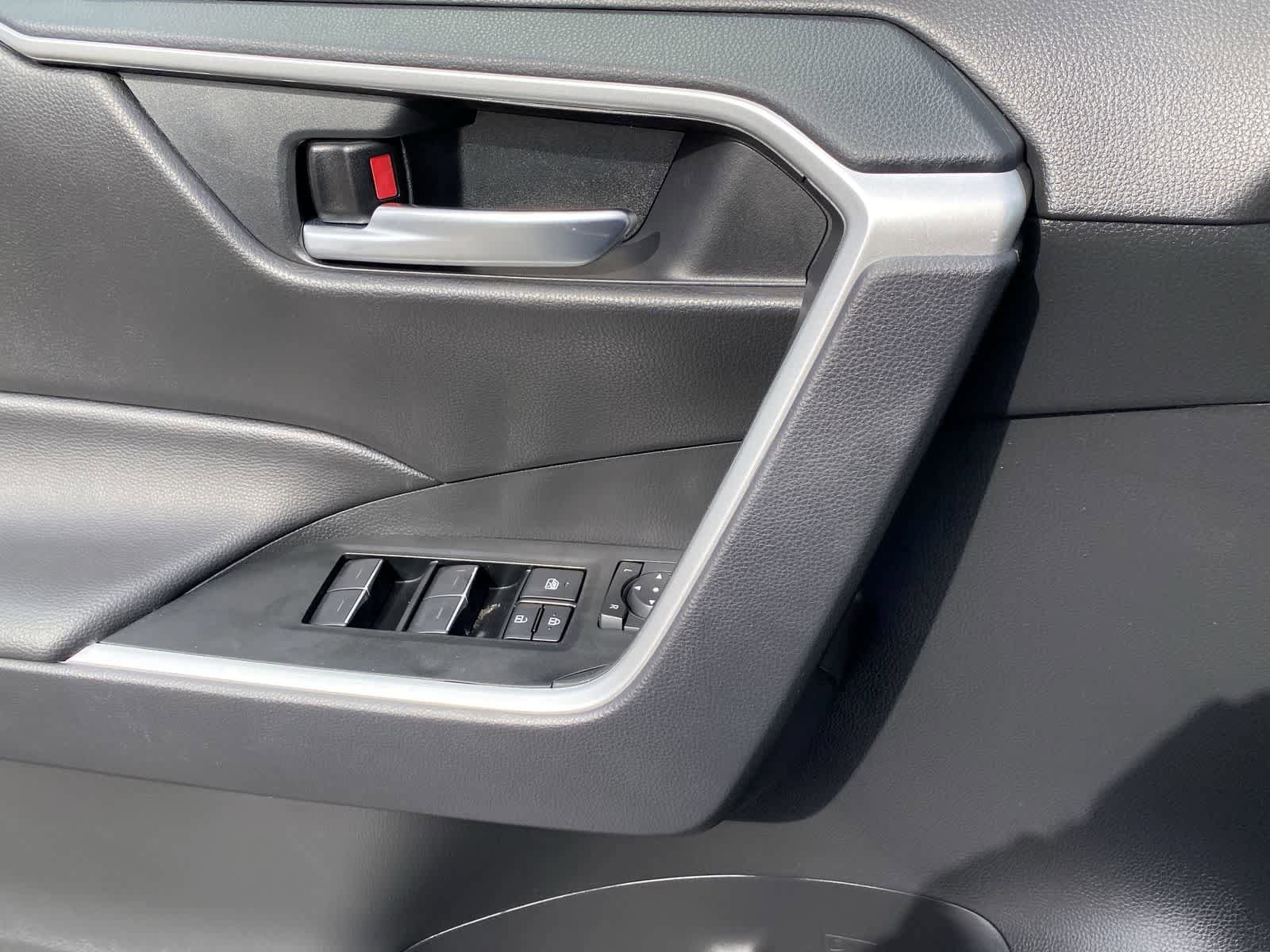 Thumbnail: 2025 Toyota RAV4 - 16