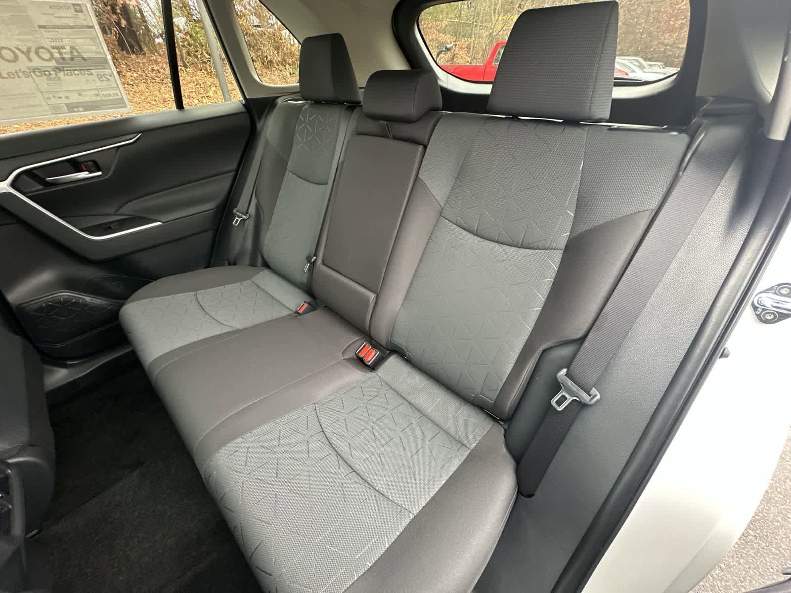 Thumbnail: 2025 Toyota RAV4 - 35