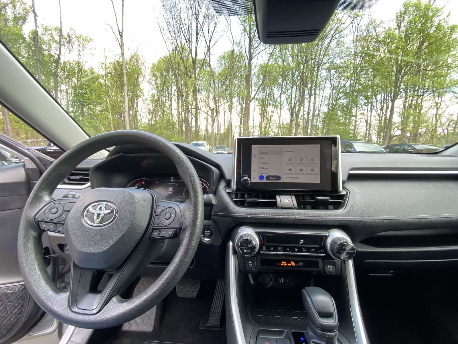 Thumbnail: 2025 Toyota RAV4 - 22