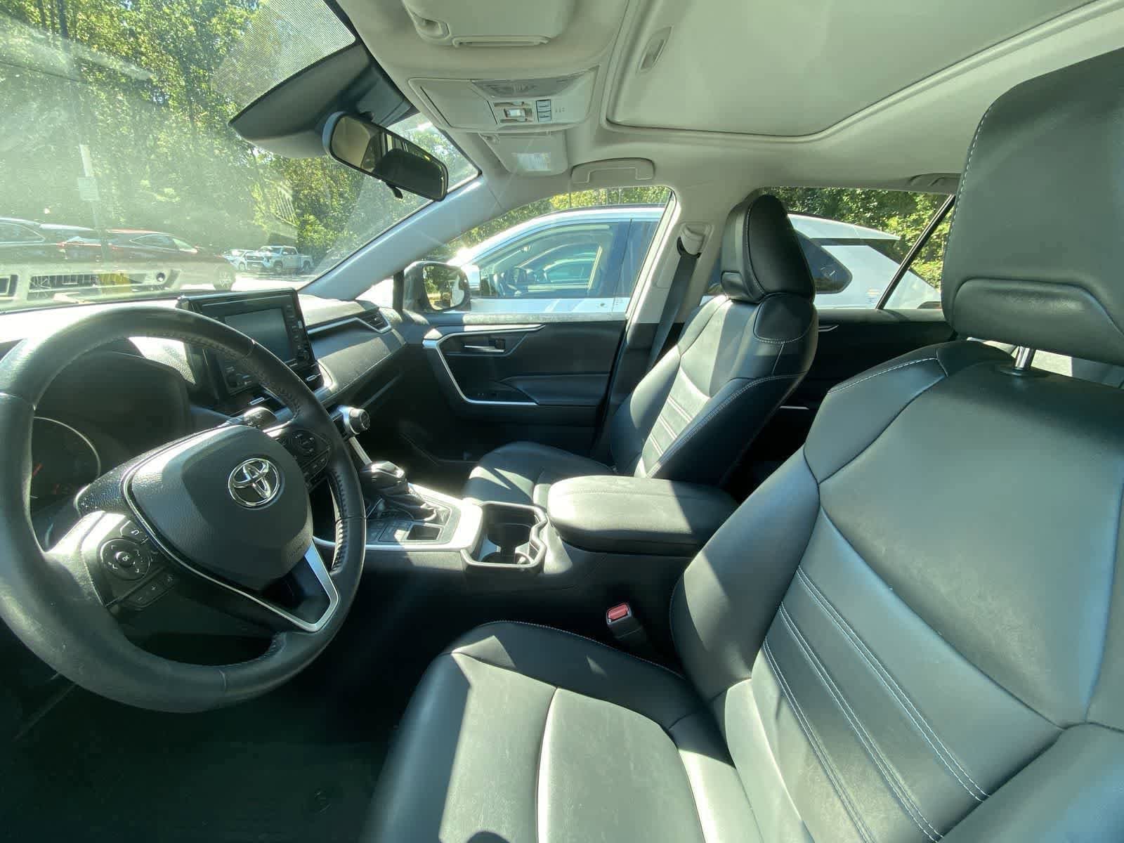Thumbnail: 2021 Toyota RAV4 - 10