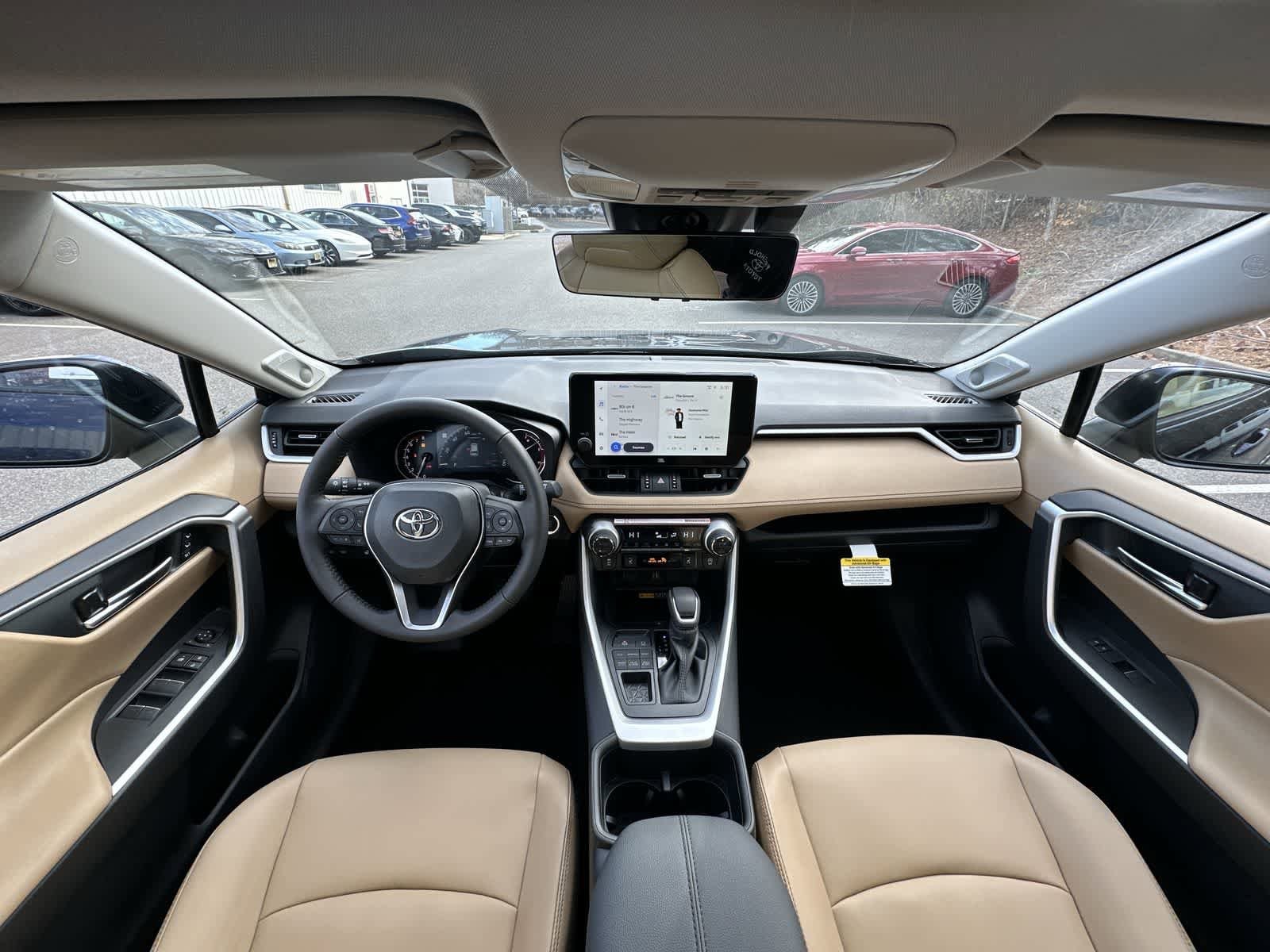 Thumbnail: 2025 Toyota RAV4 - 33