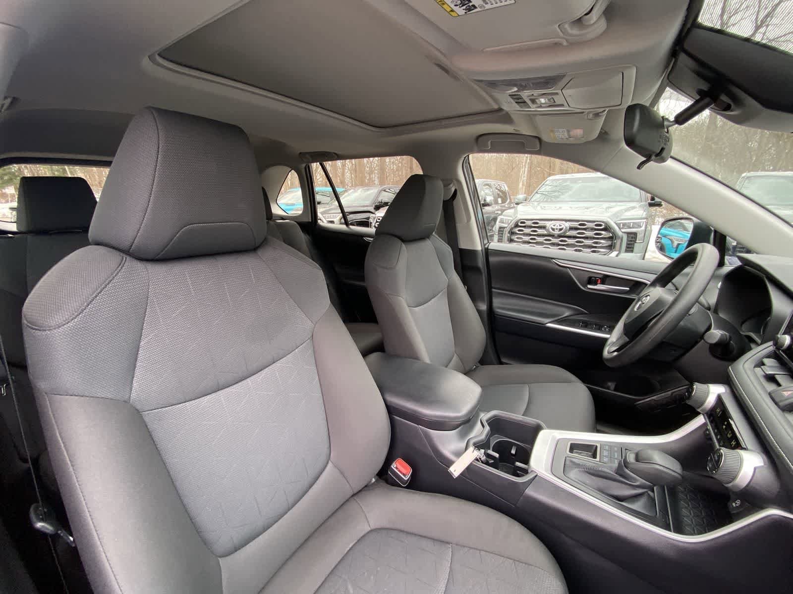 Thumbnail: 2025 Toyota RAV4 - 25