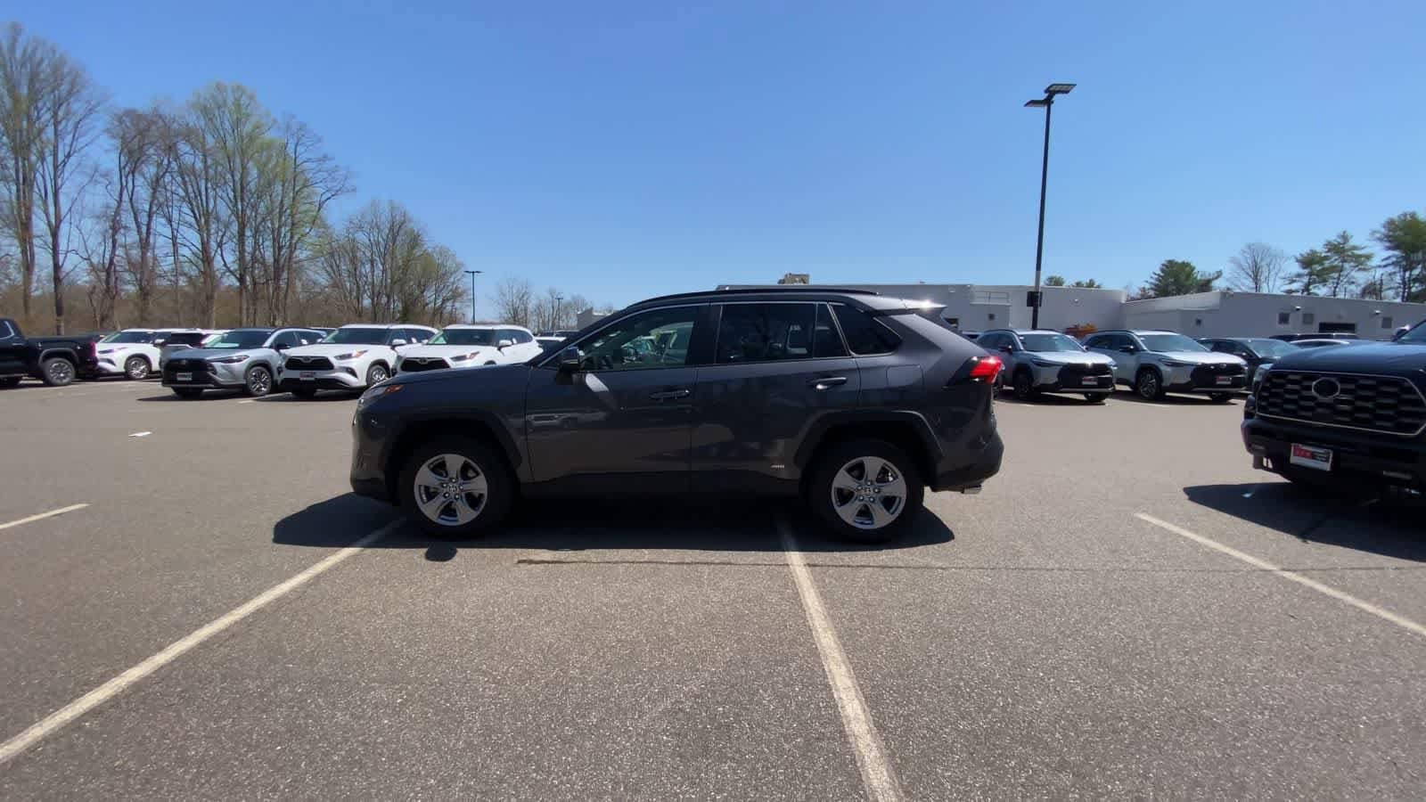 Thumbnail: 2025 Toyota RAV4 - 8