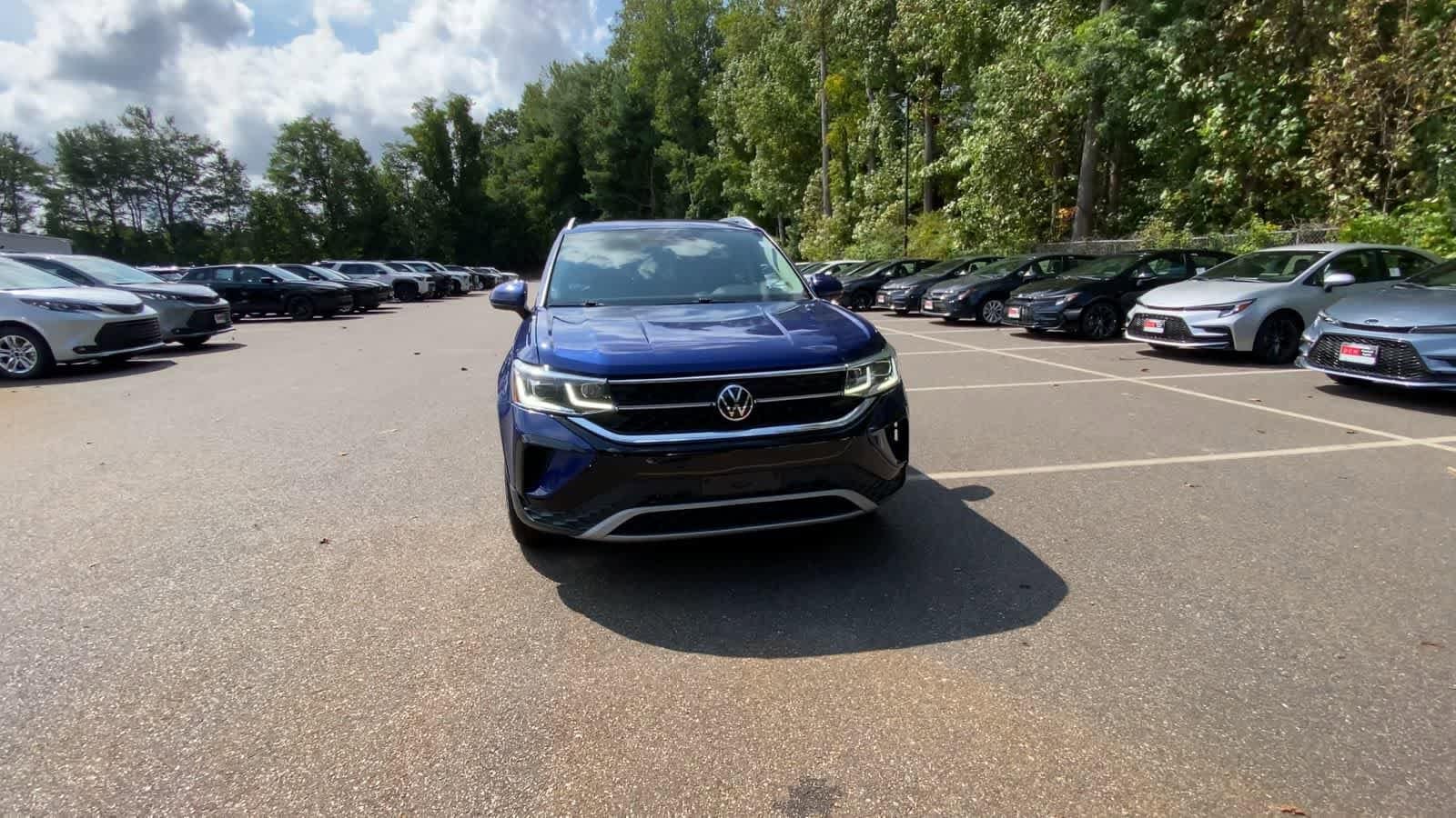 Thumbnail: 2022 Volkswagen Taos - 3
