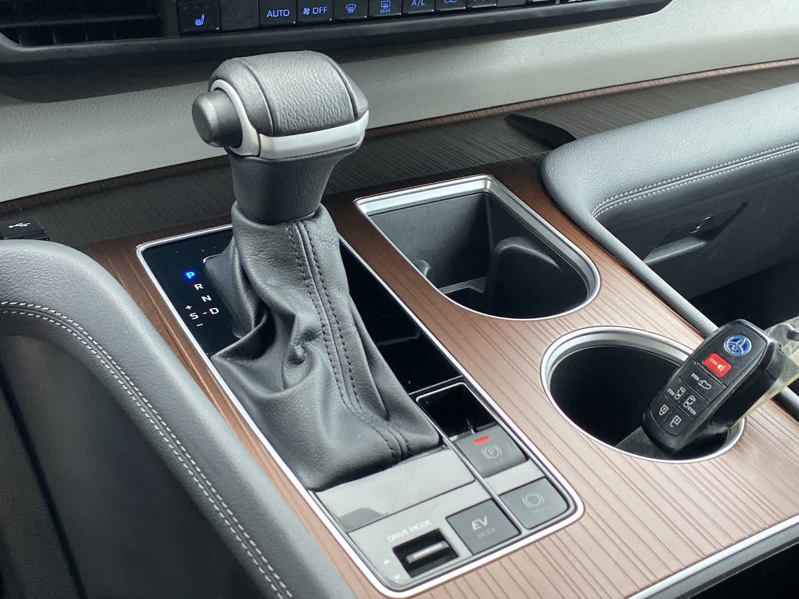 Thumbnail: 2024 Toyota Sienna - 29
