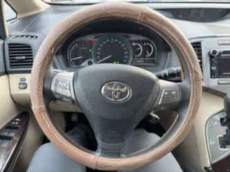 Thumbnail: 2010 Toyota Venza - 14