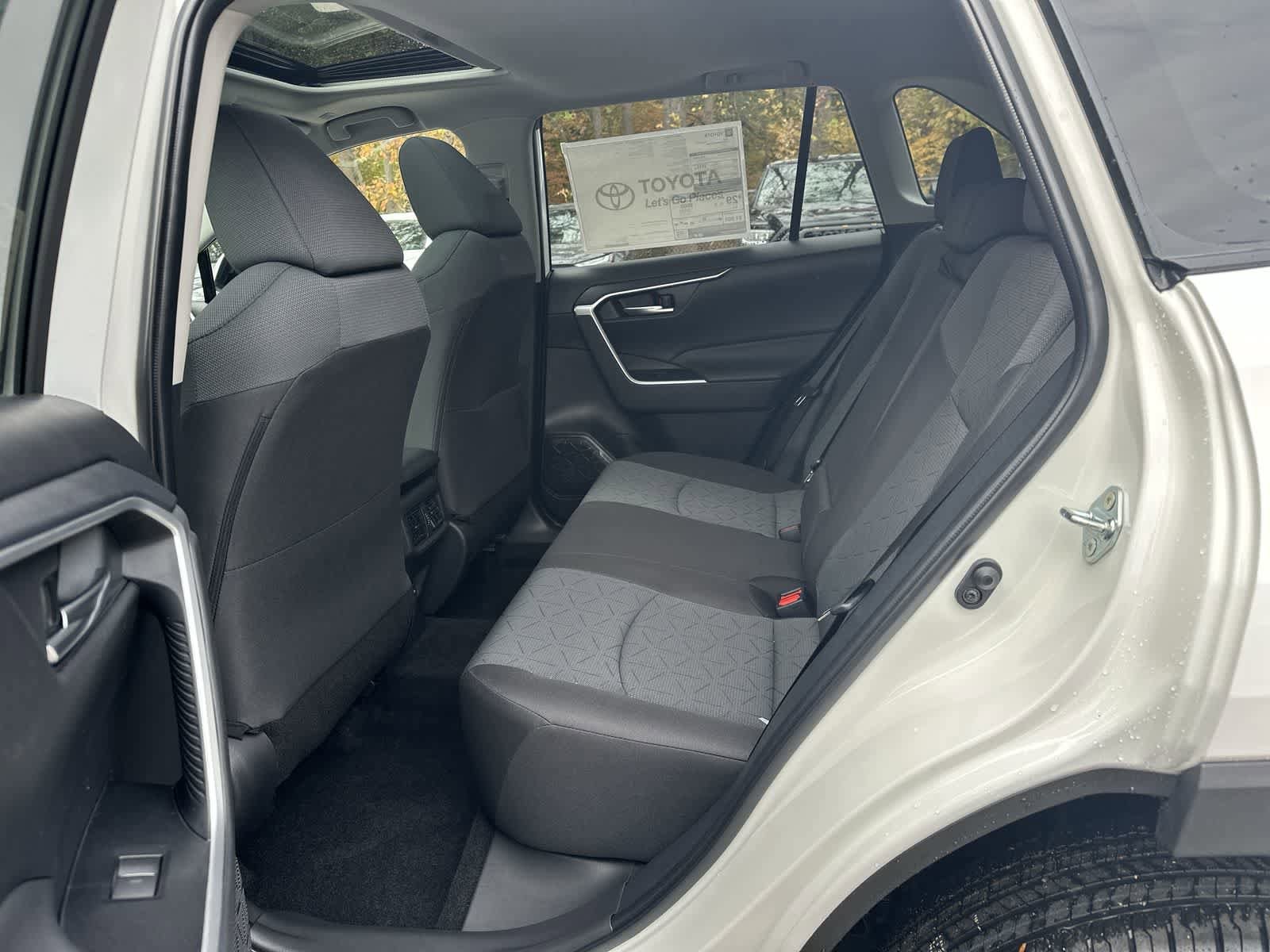 Thumbnail: 2025 Toyota RAV4 - 26