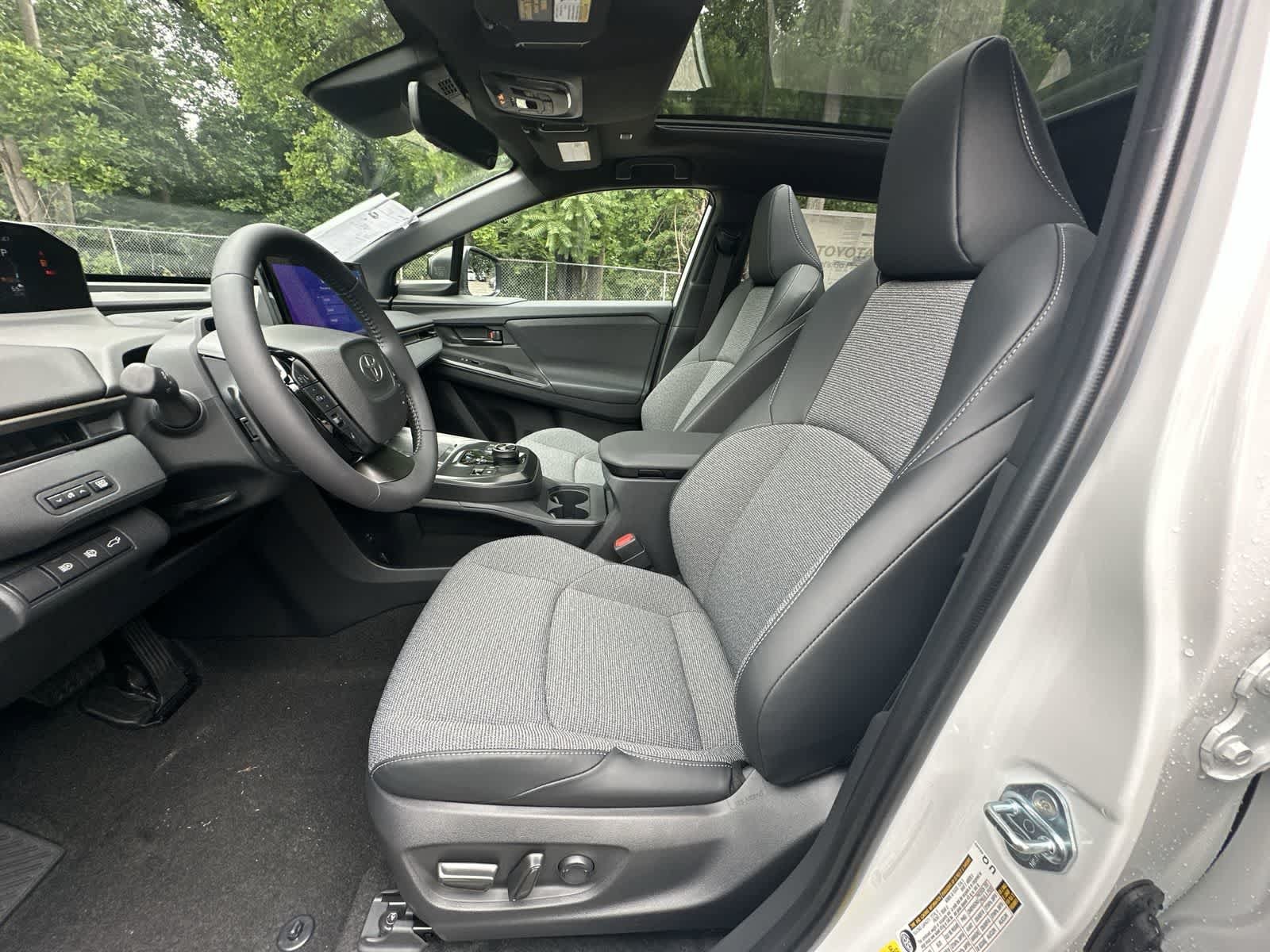 2026 Toyota bZ XLE - Photo 39
