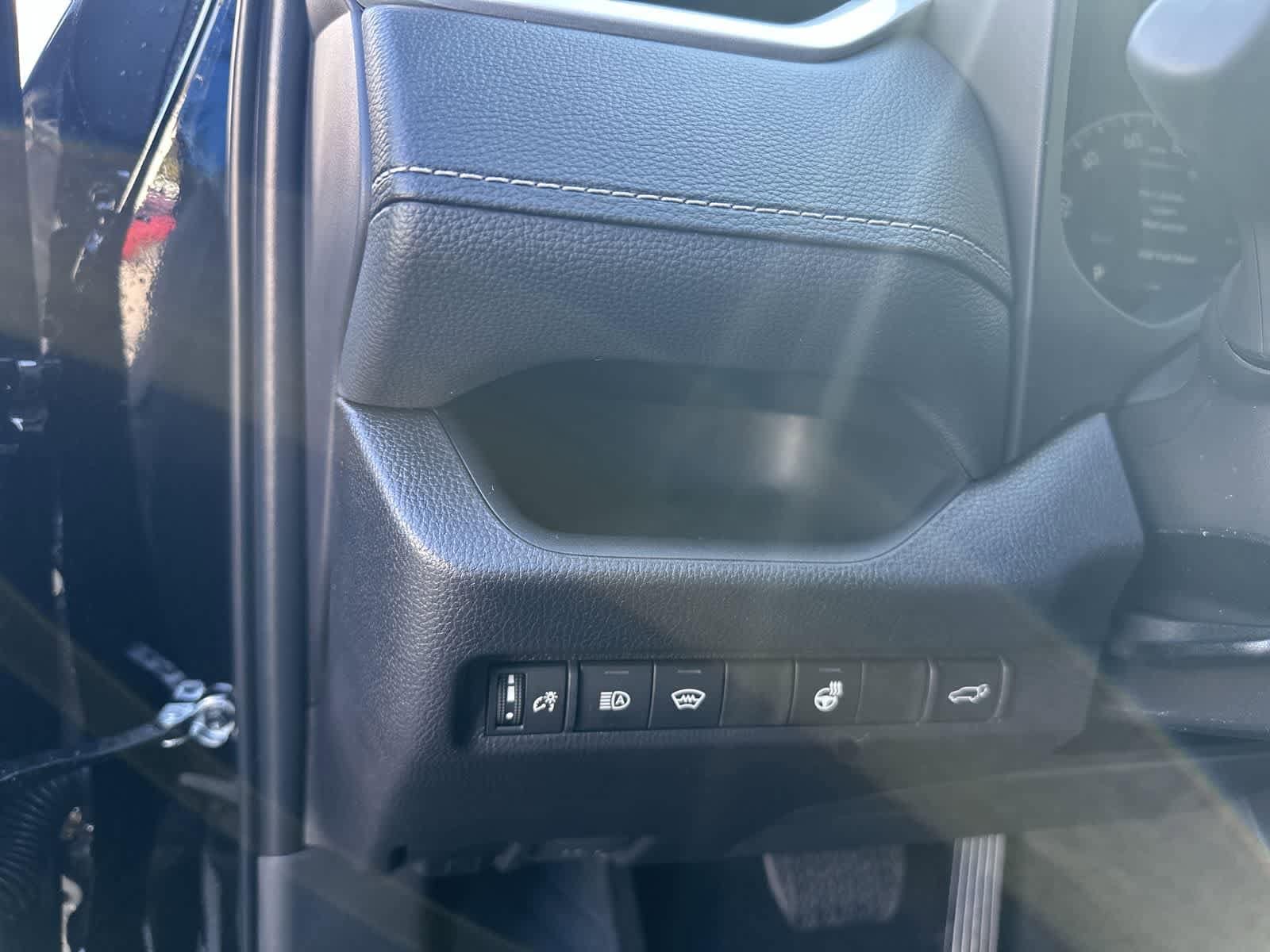 Thumbnail: 2025 Toyota RAV4 - 18