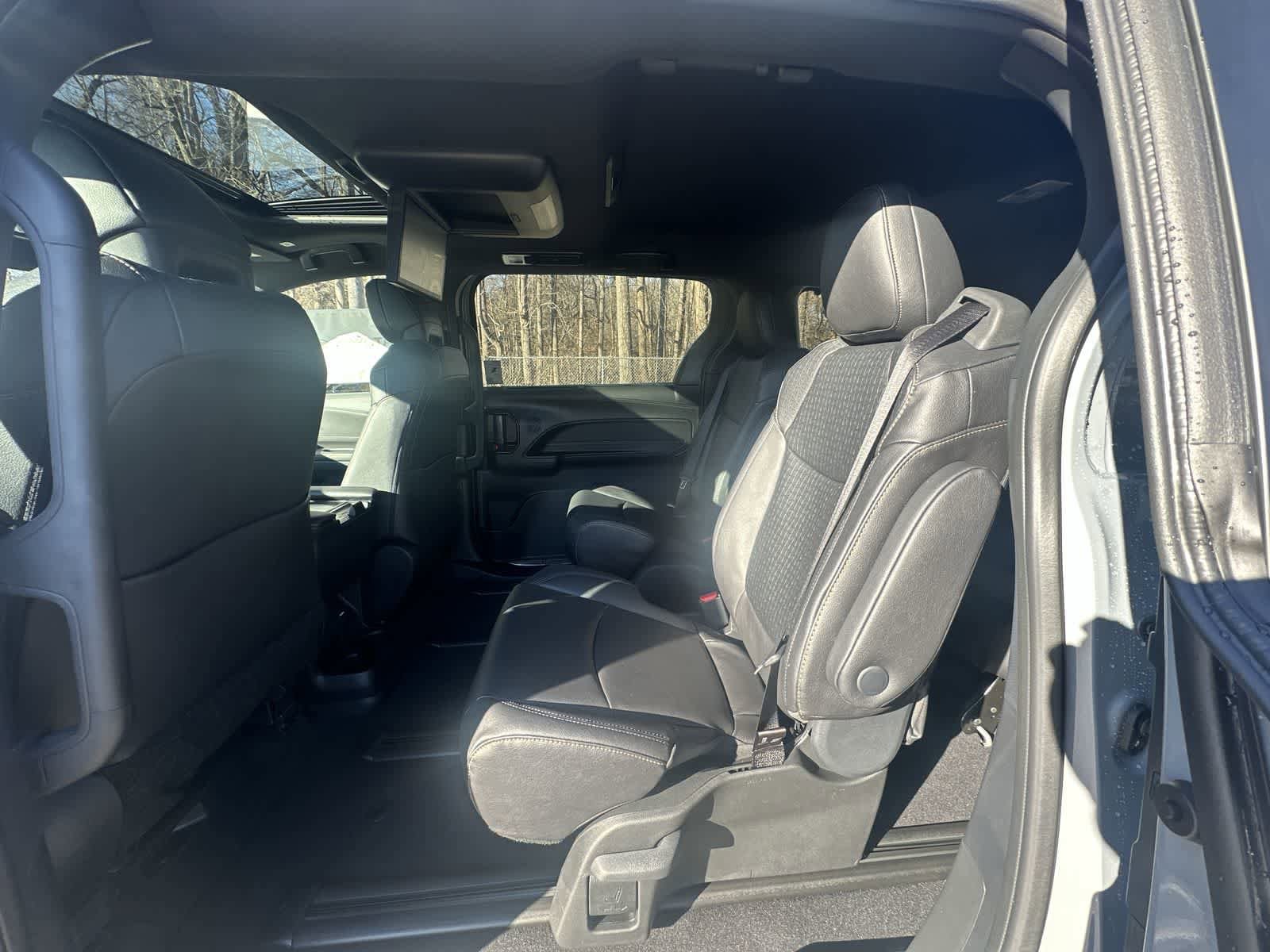 Thumbnail: 2026 Toyota Sienna - 34