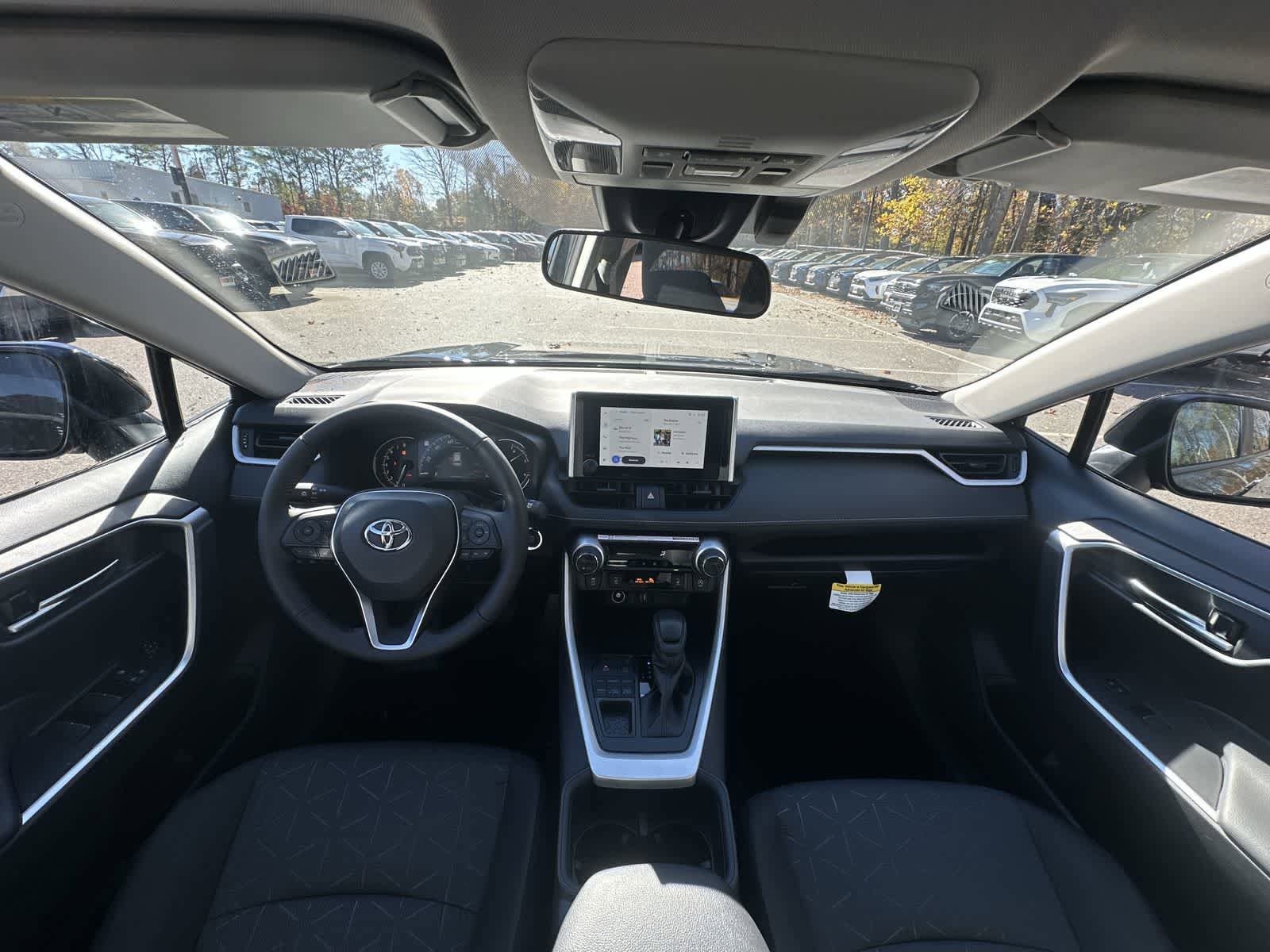 Thumbnail: 2025 Toyota RAV4 - 29