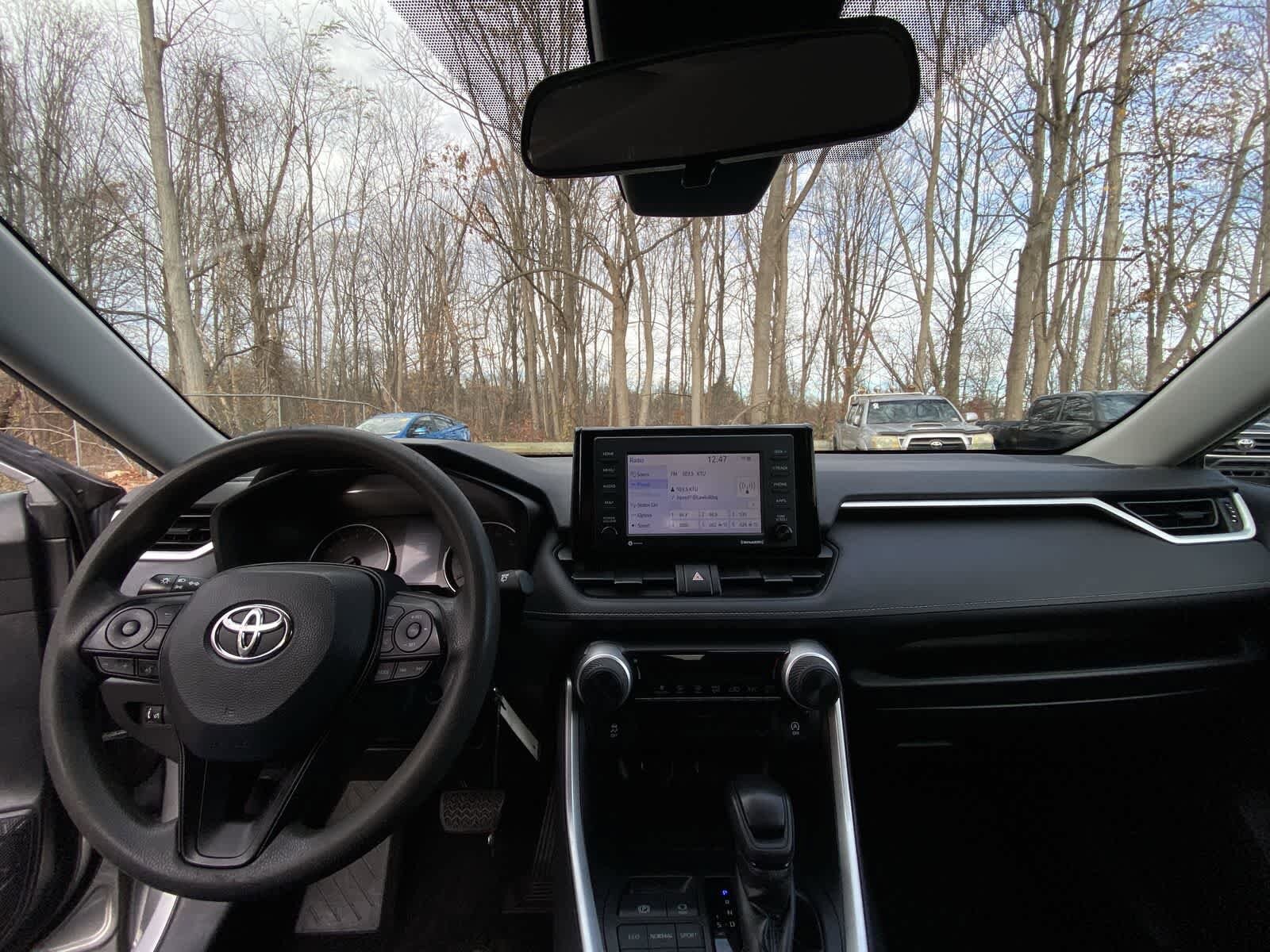 Thumbnail: 2020 Toyota RAV4 - 28