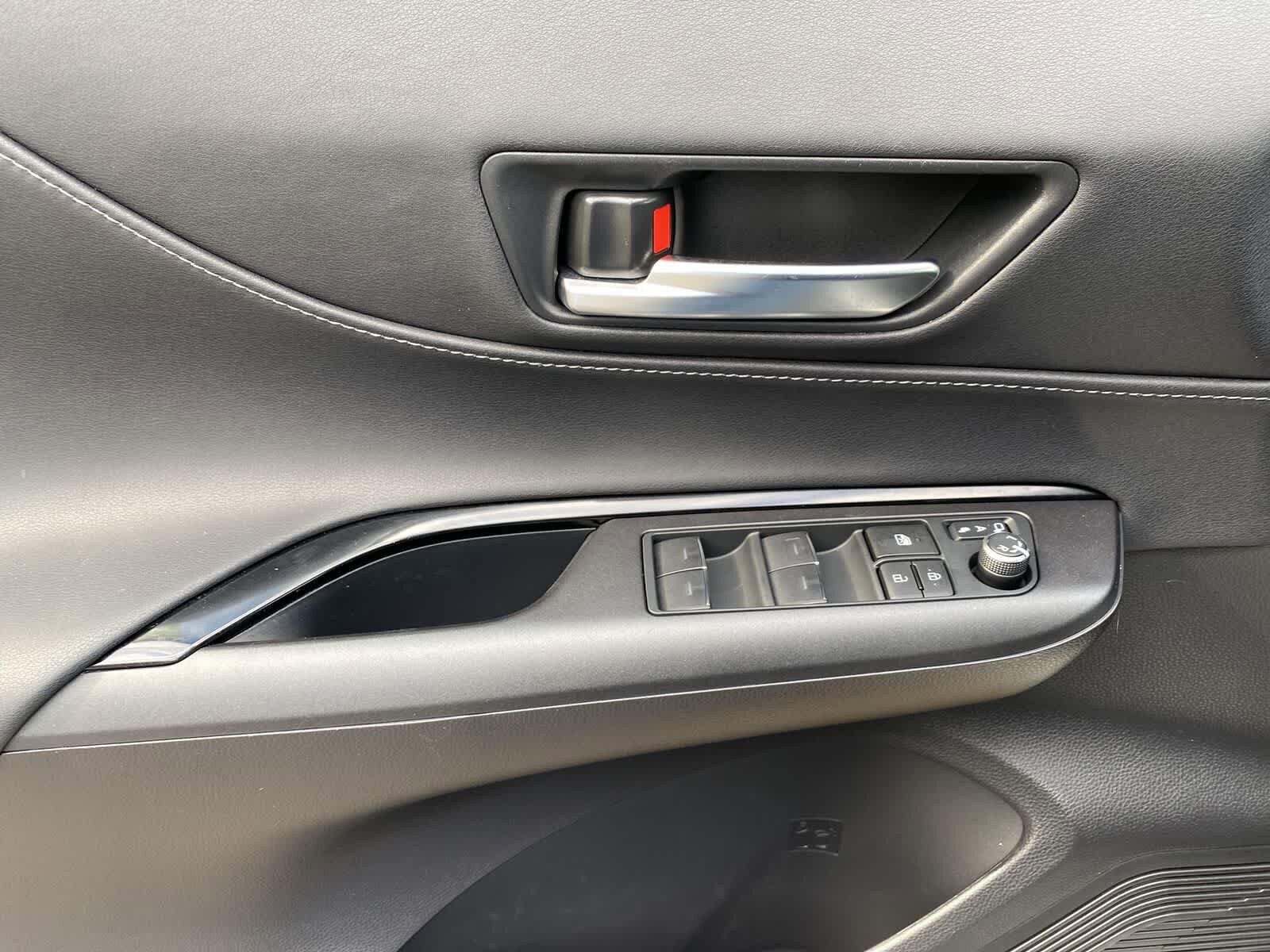 Thumbnail: 2023 Toyota Venza - 15
