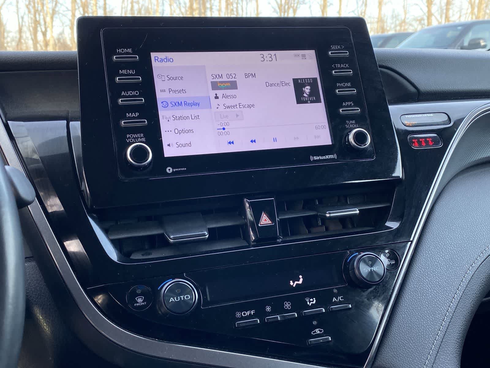 Thumbnail: 2023 Toyota Camry - 32