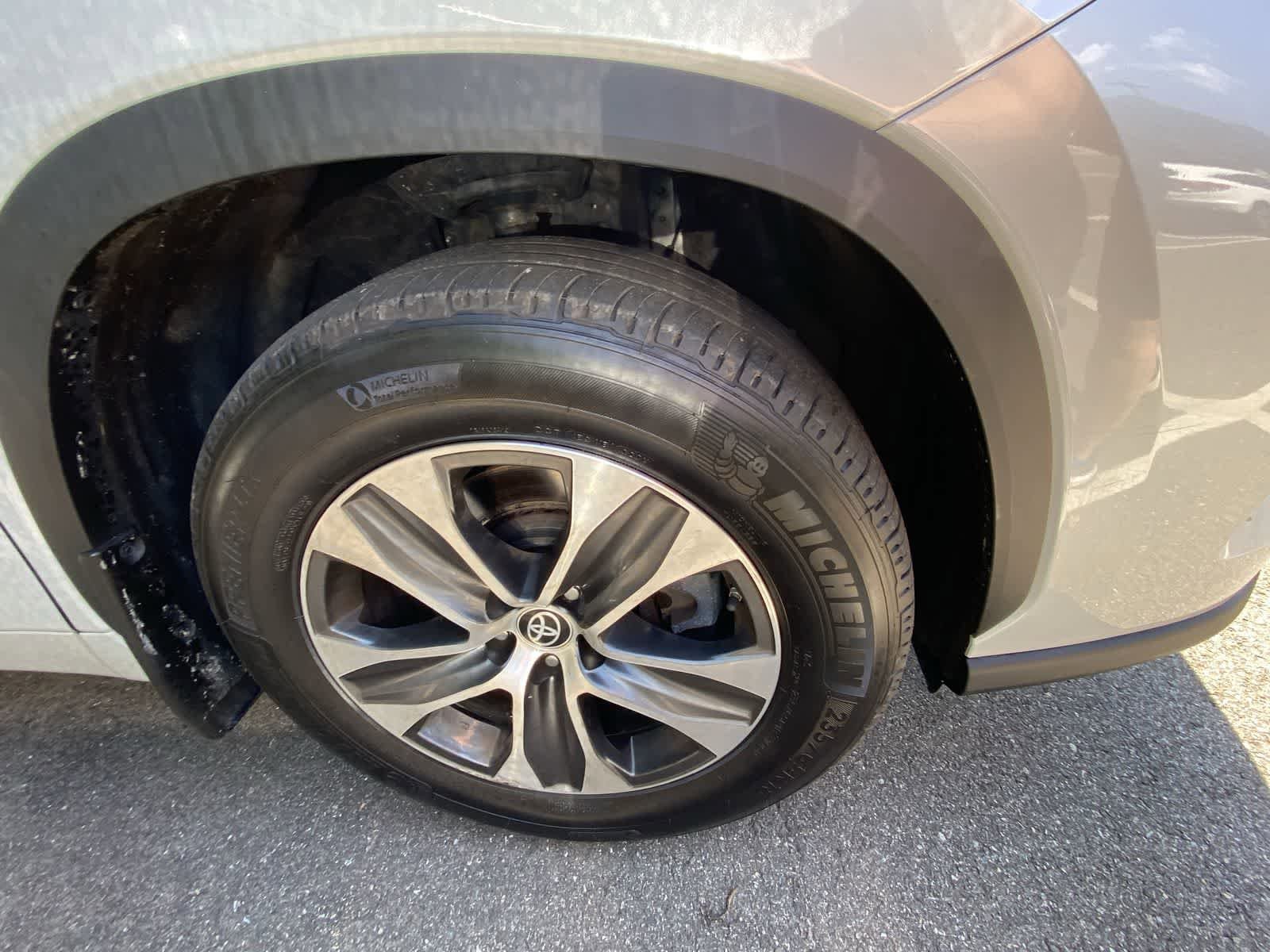 Thumbnail: 2022 Toyota Highlander - 4