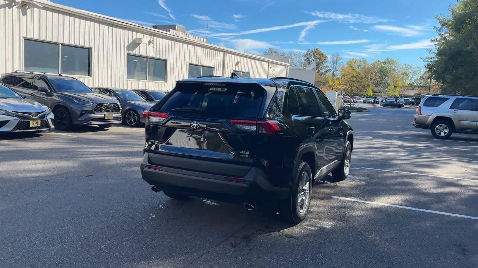 Thumbnail: 2025 Toyota RAV4 - 8