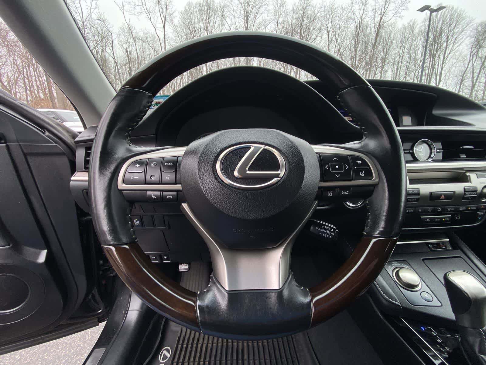 Thumbnail: 2018 Lexus ES - 29