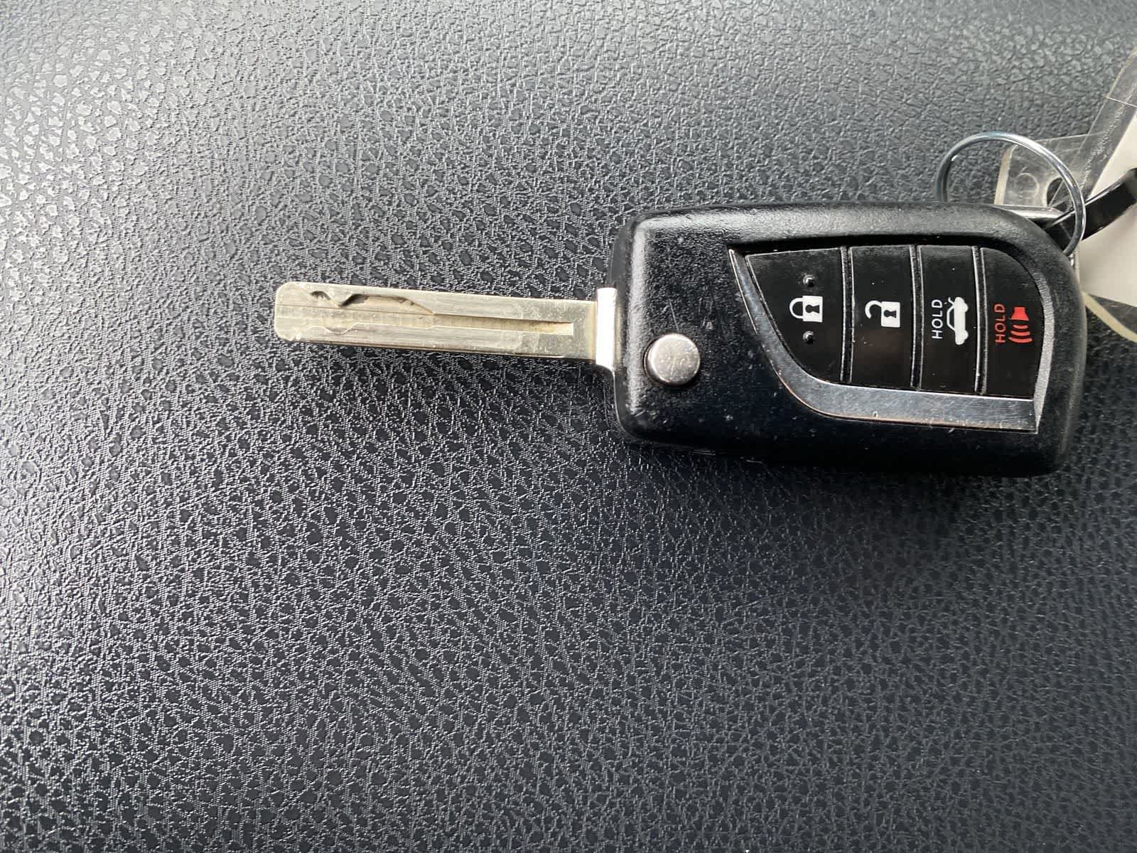 Thumbnail: 2020 Toyota Camry - 35