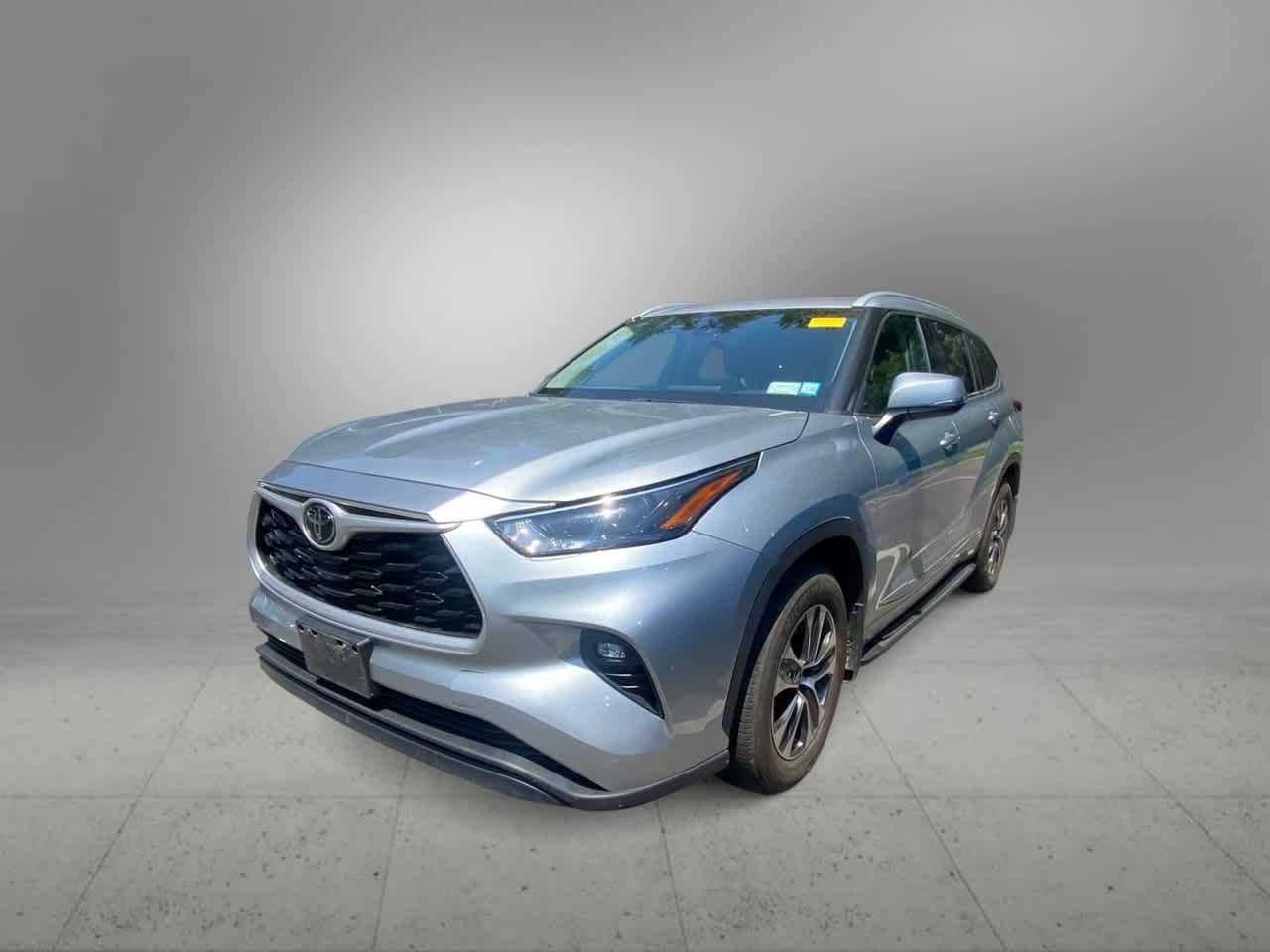 Thumbnail: 2022 Toyota Highlander - 1