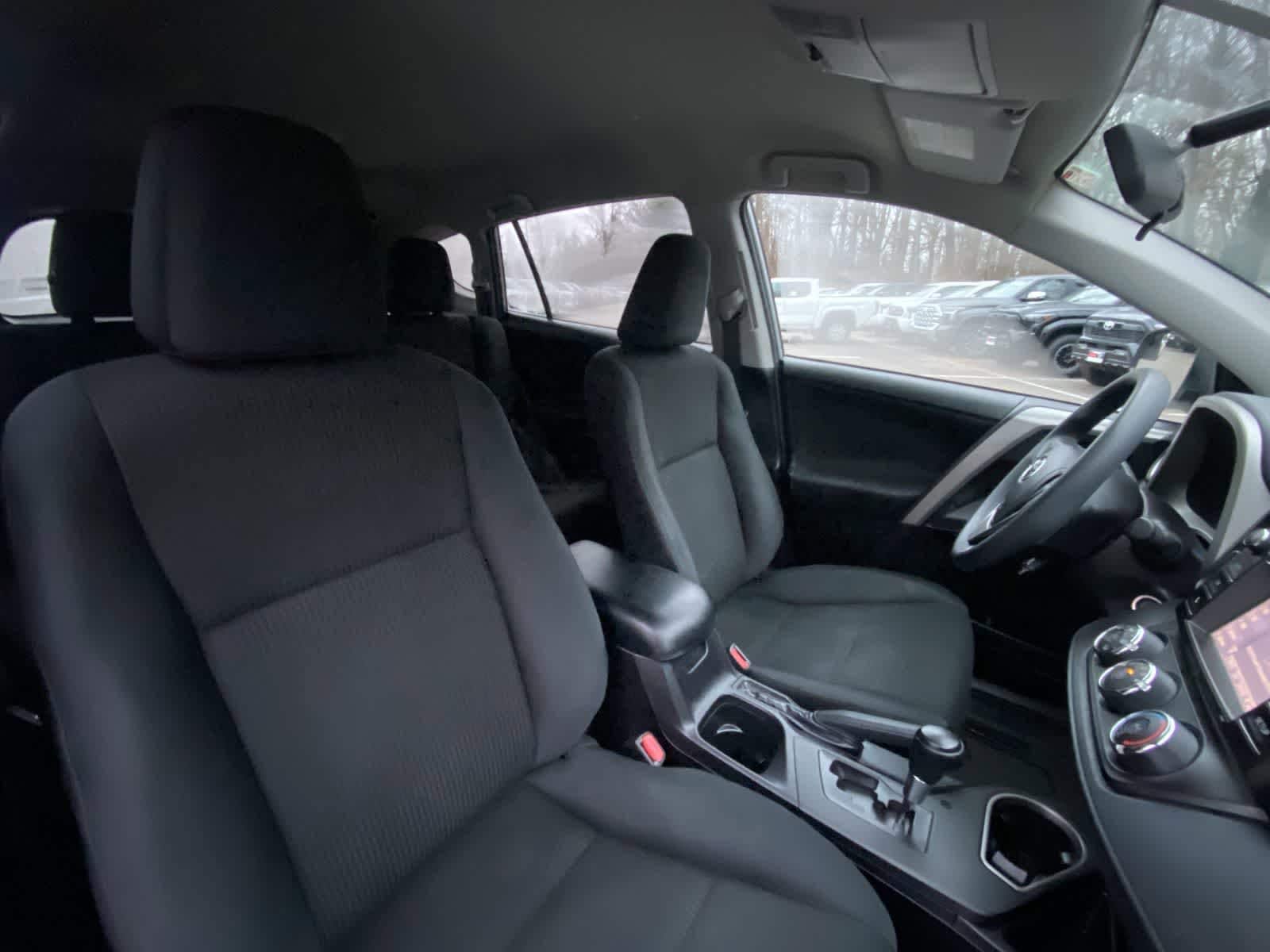 Thumbnail: 2016 Toyota RAV4 - 27