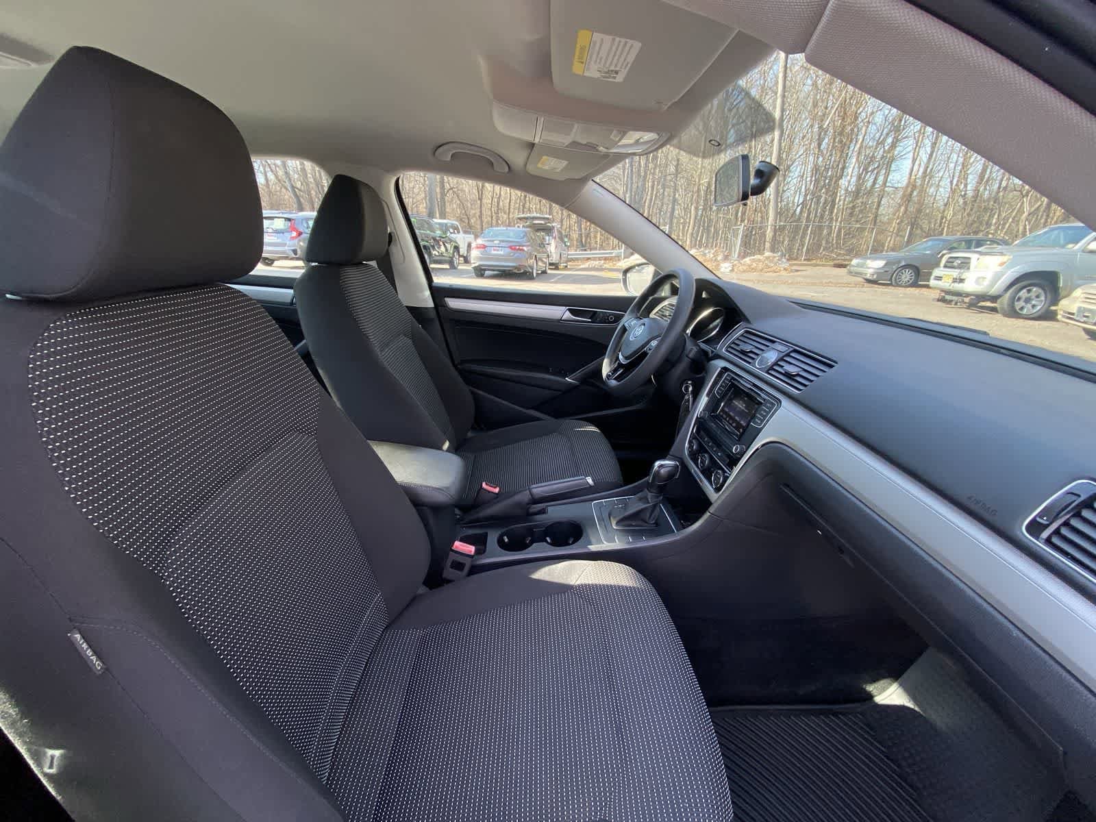 Thumbnail: 2016 Volkswagen Passat - 27