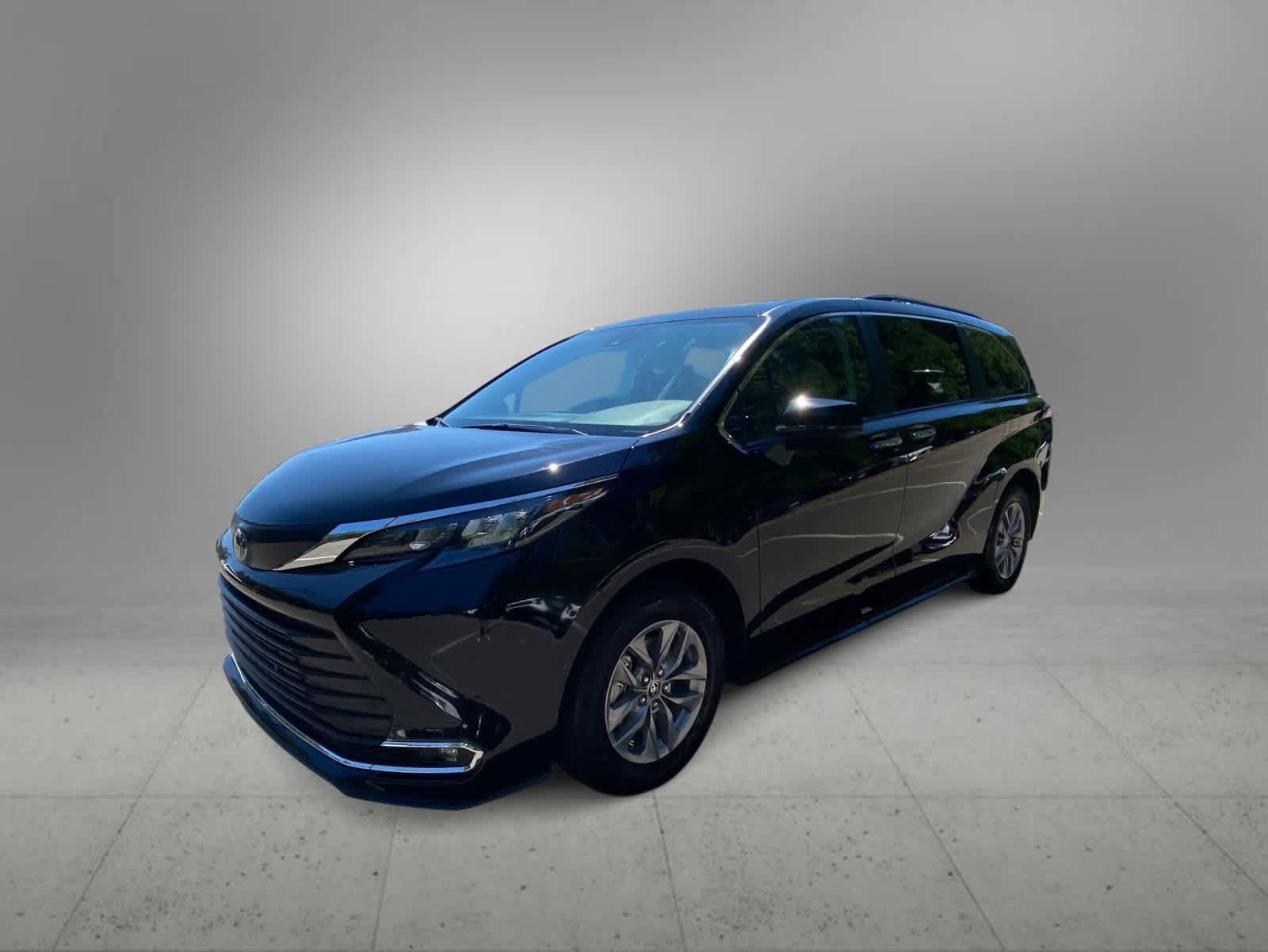 Thumbnail: 2024 Toyota Sienna - 1