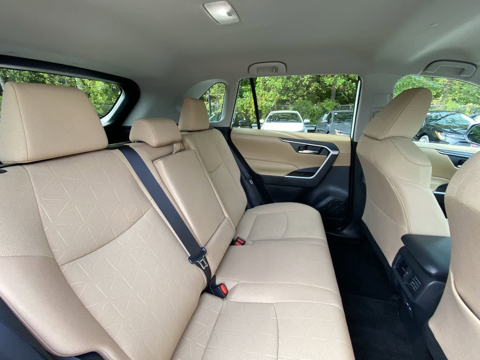 Thumbnail: 2022 Toyota RAV4 - 23