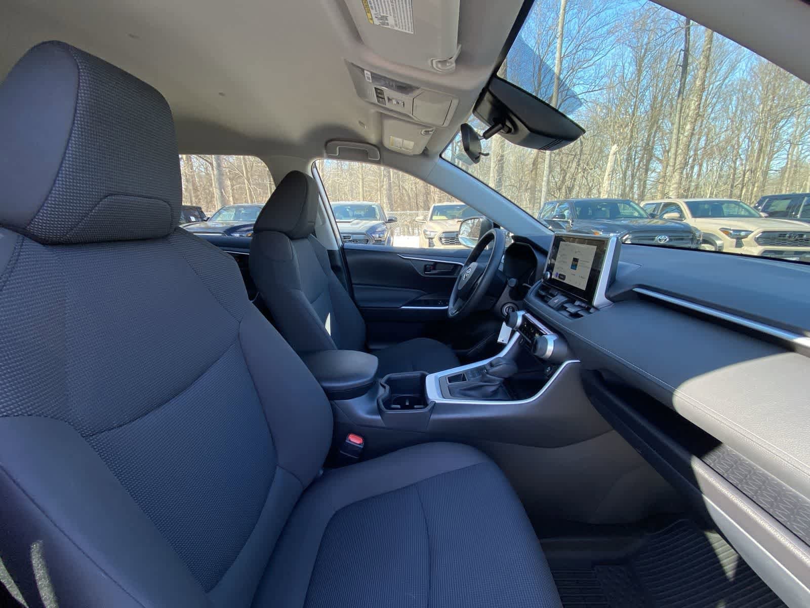 Thumbnail: 2025 Toyota RAV4 - 25