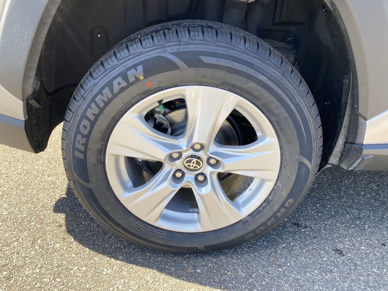 Thumbnail: 2021 Toyota RAV4 - 16