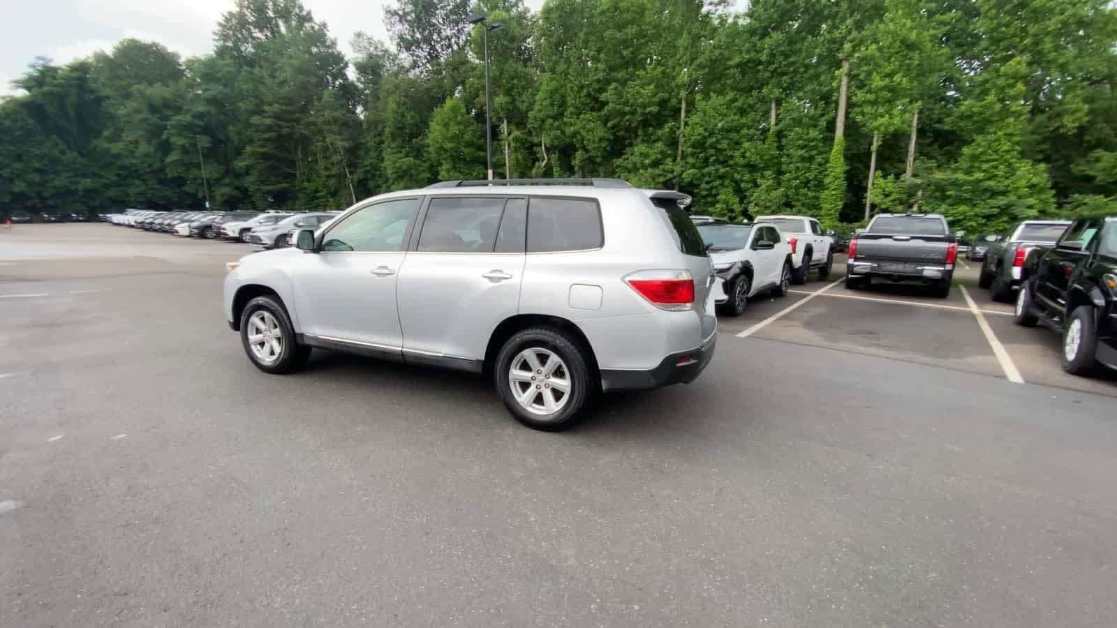 Thumbnail: 2013 Toyota Highlander - 6