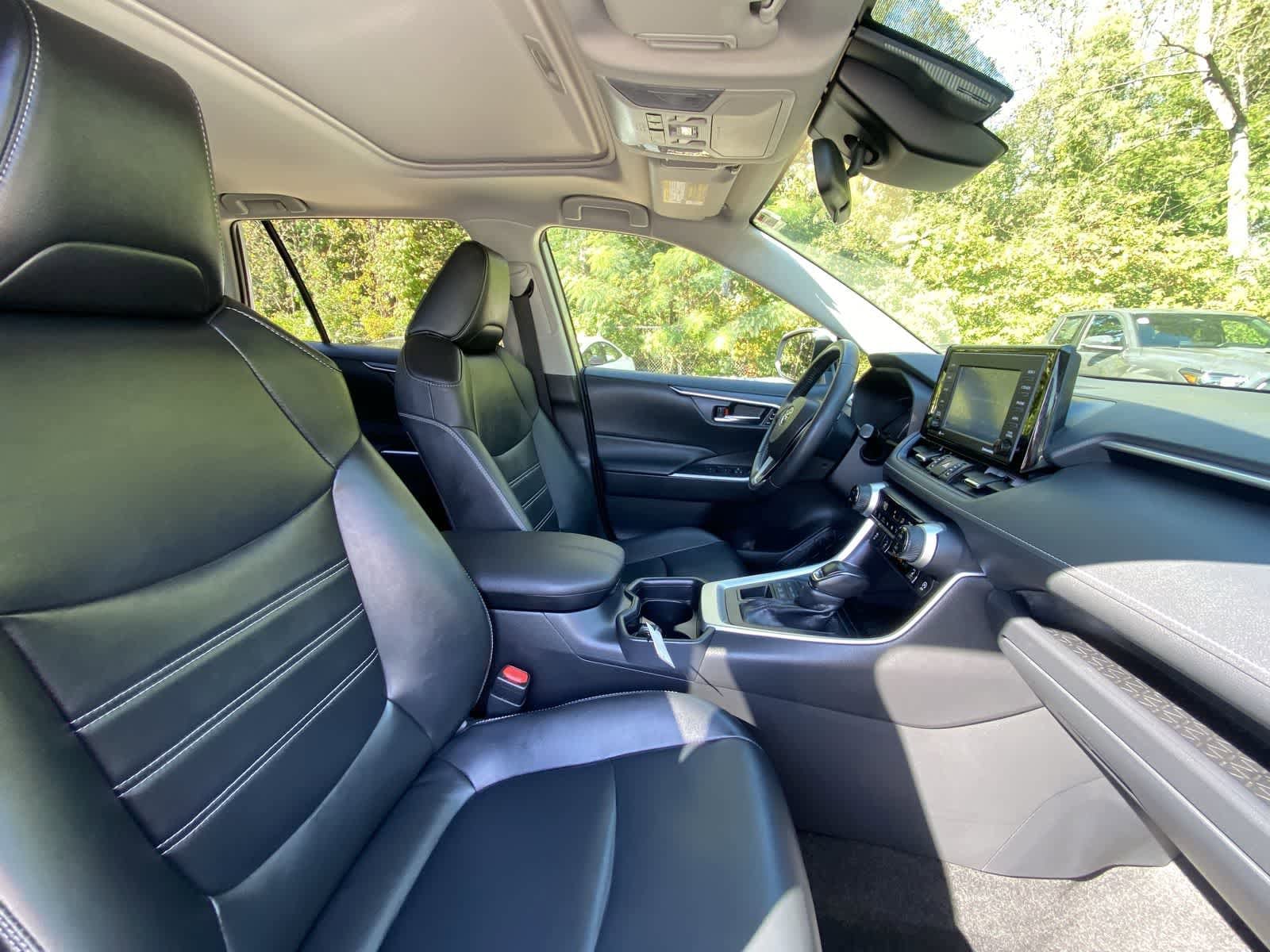 Thumbnail: 2021 Toyota RAV4 - 21