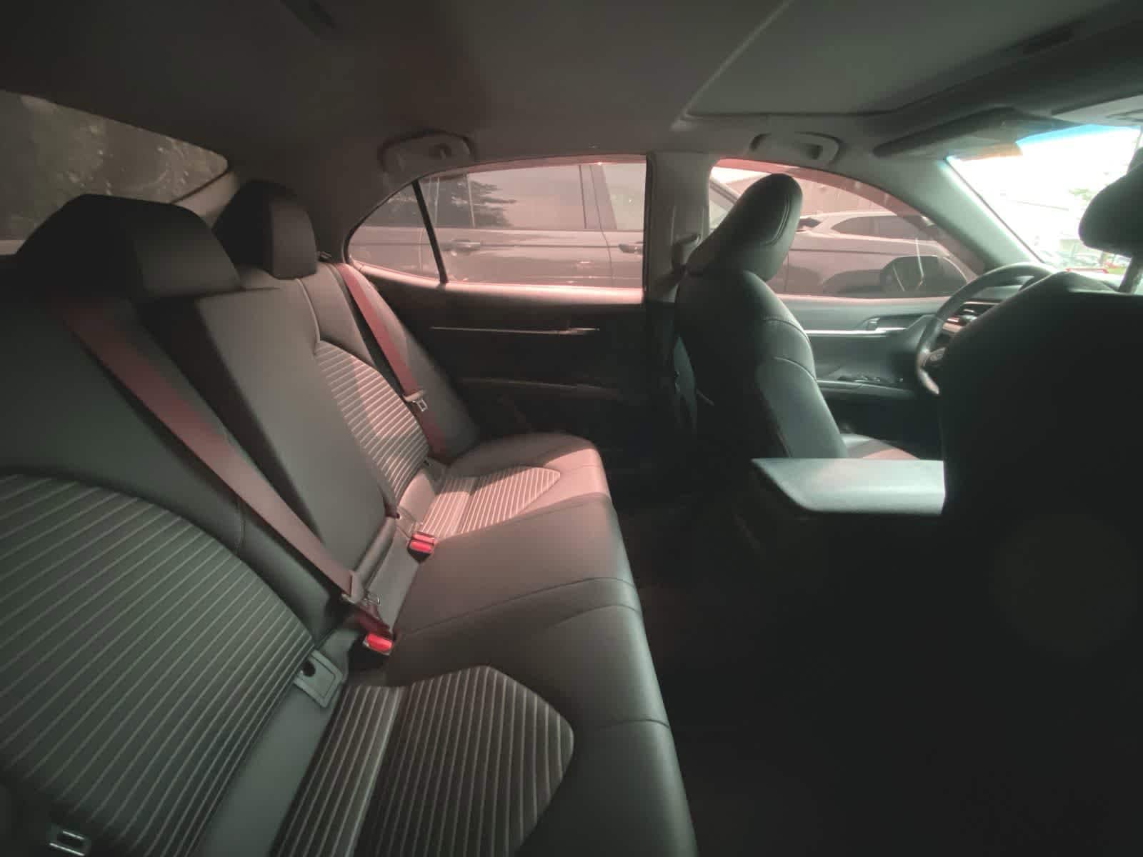 2018 Toyota Camry SE 7