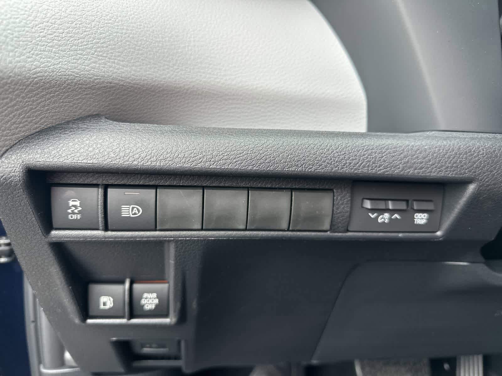 Thumbnail: 2026 Toyota Sienna - 25