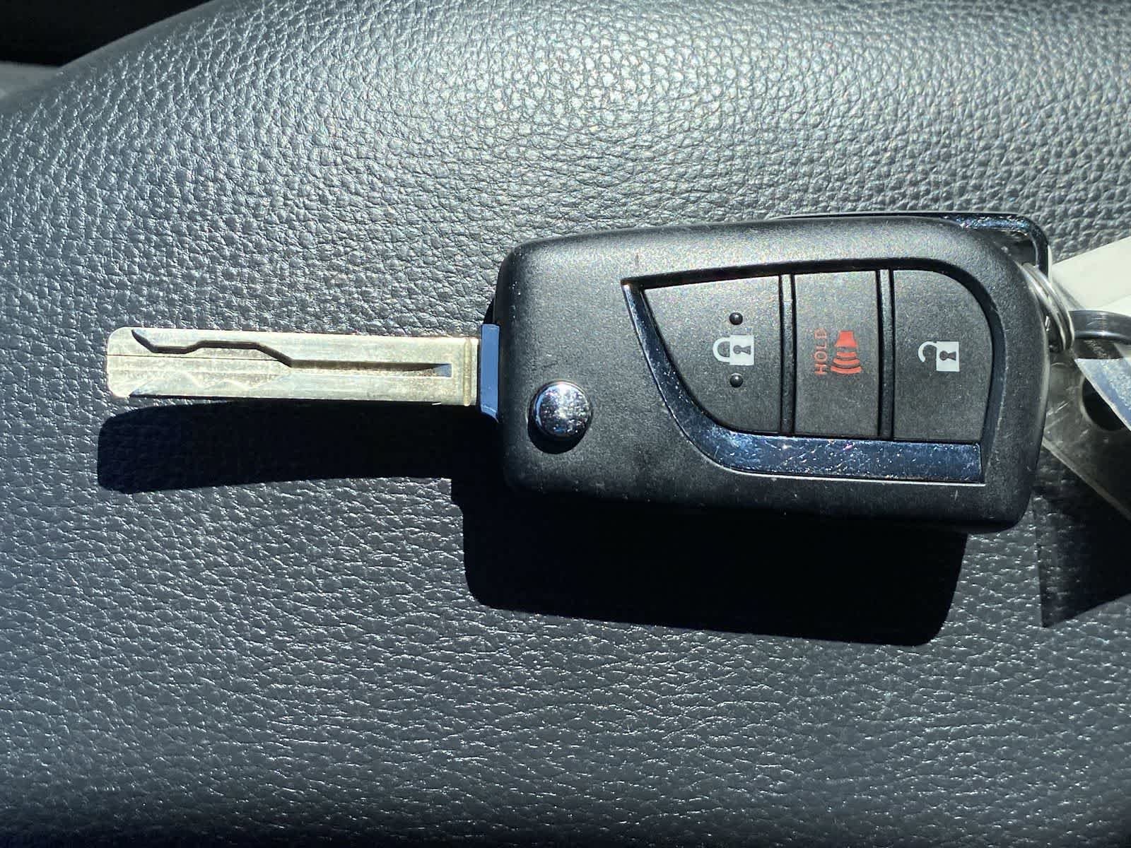 Thumbnail: 2023 Toyota RAV4 - 33