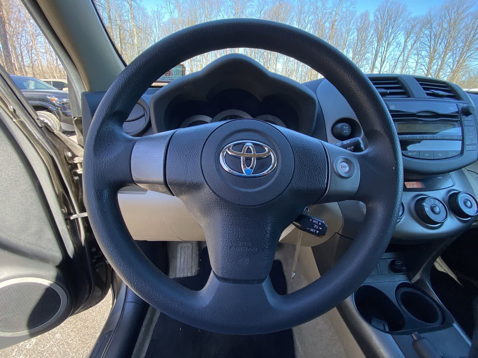 Thumbnail: 2011 Toyota RAV4 - 25