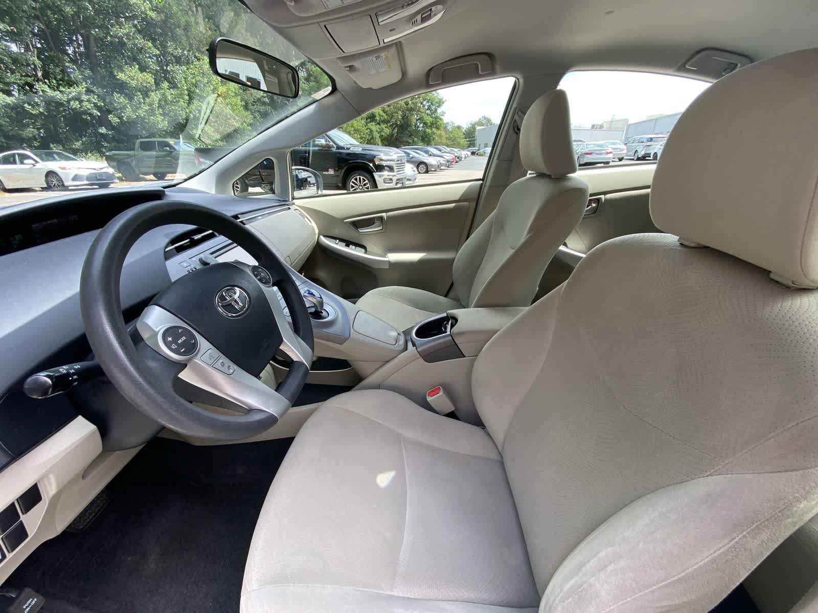 Thumbnail: 2014 Toyota Prius - 16