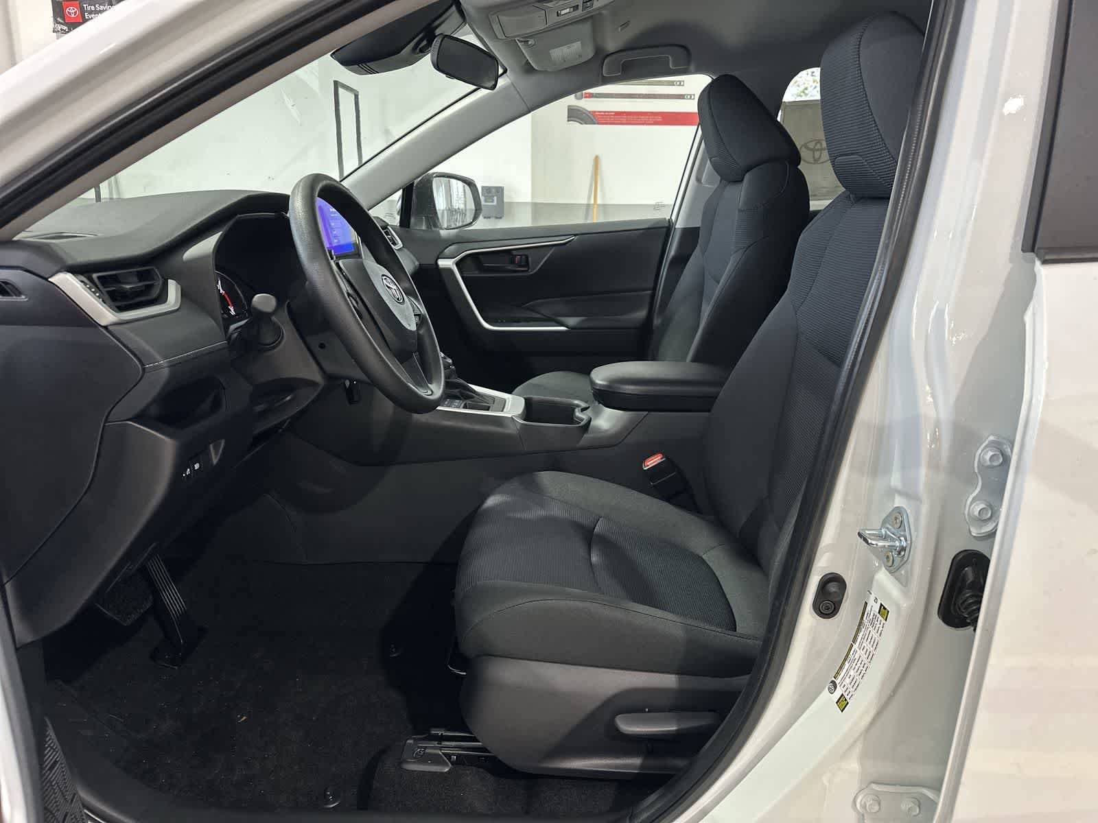 Thumbnail: 2025 Toyota RAV4 - 27