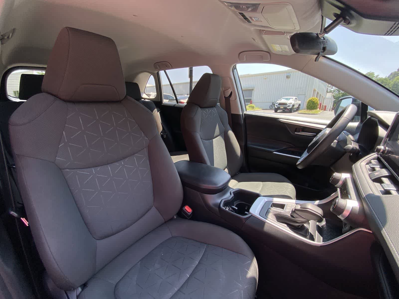 Thumbnail: 2024 Toyota RAV4 - 21