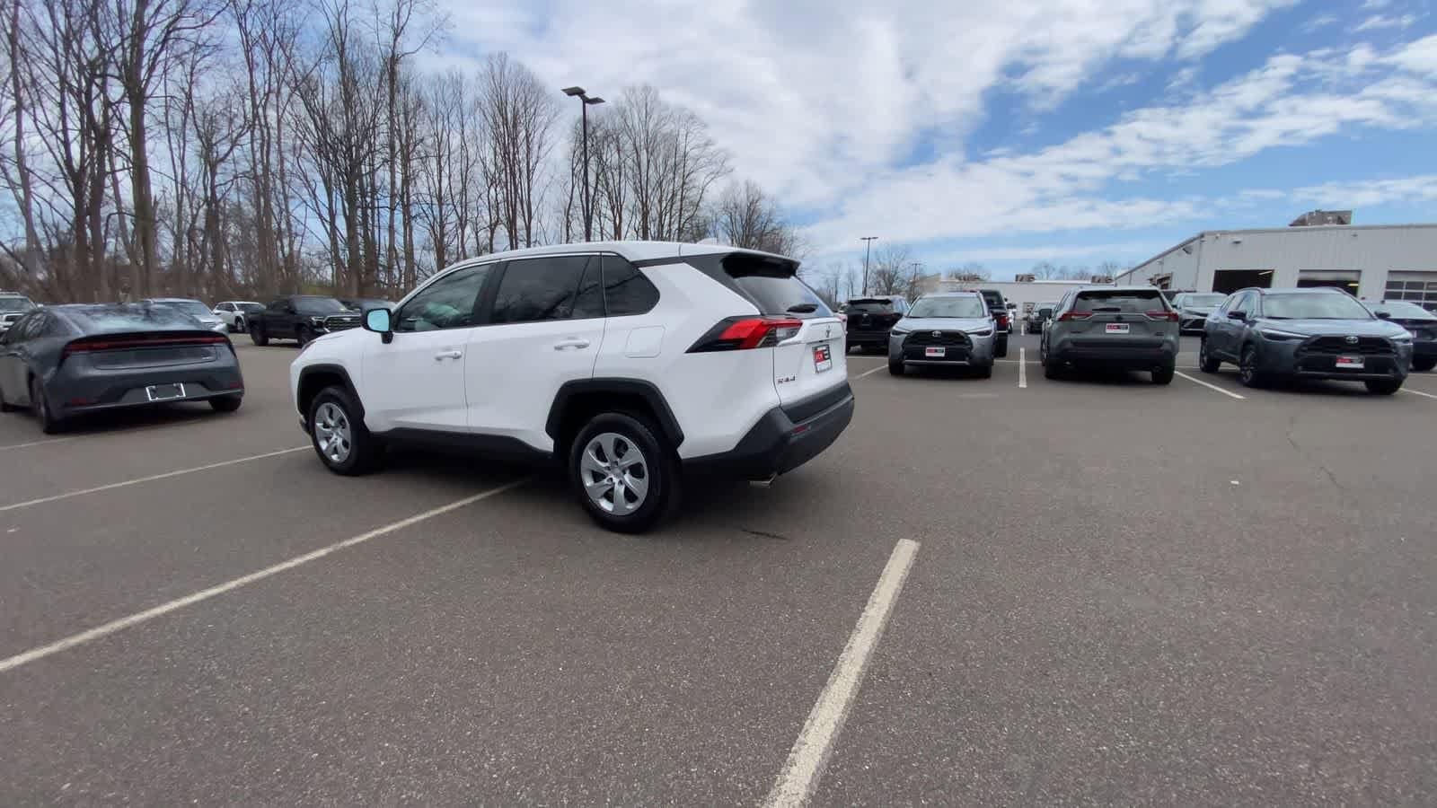 Thumbnail: 2025 Toyota RAV4 - 6