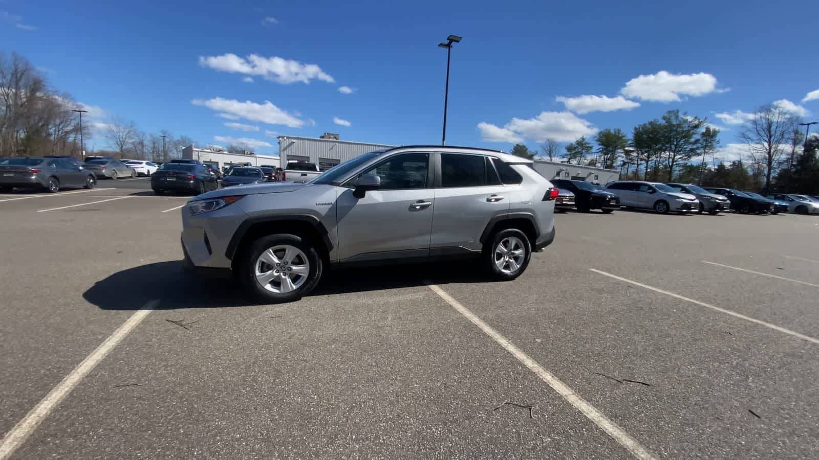 Thumbnail: 2021 Toyota RAV4 - 9