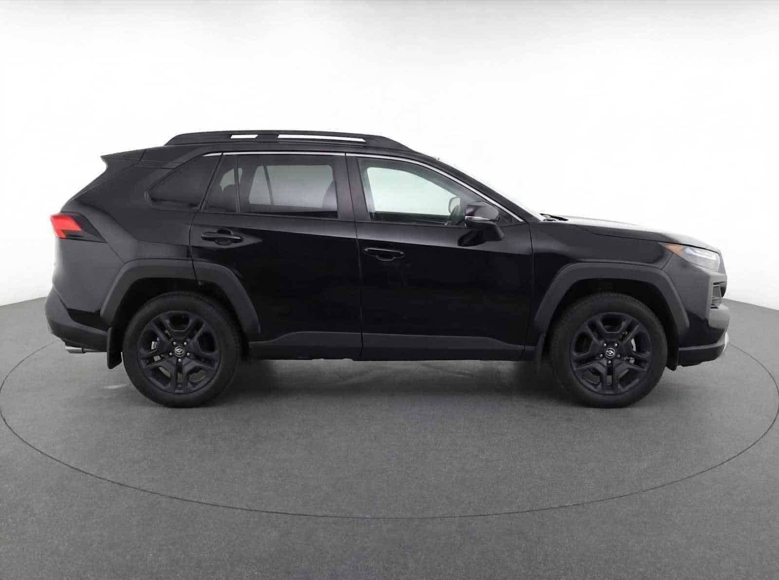 Thumbnail: 2024 Toyota RAV4 - 8