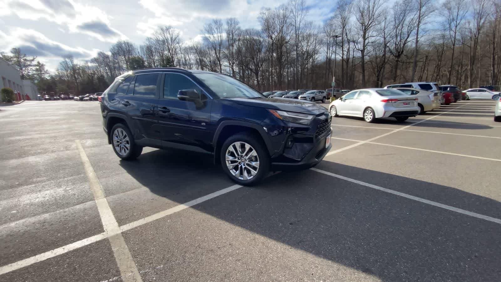 Thumbnail: 2025 Toyota RAV4 - 3