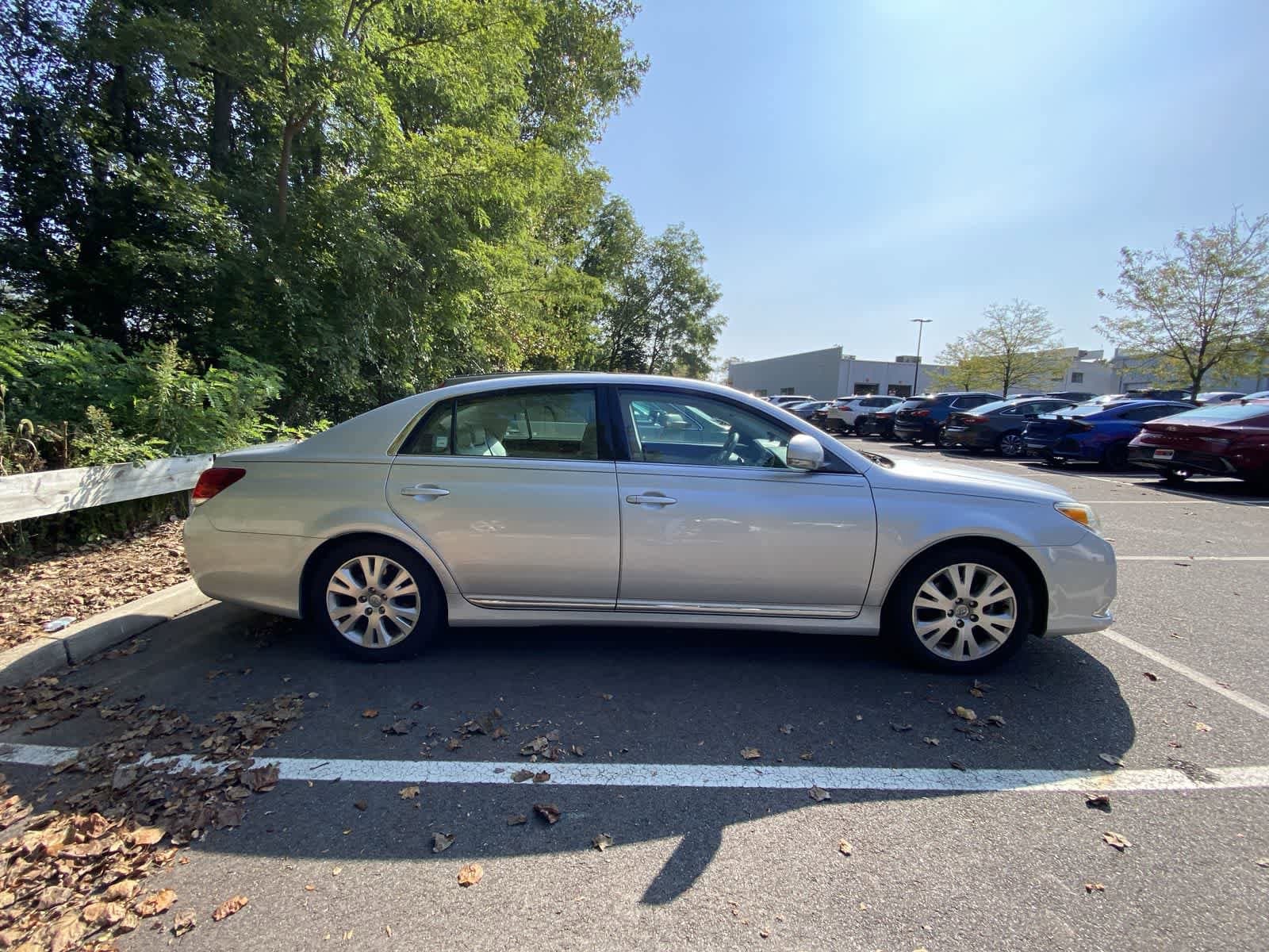 Thumbnail: 2011 Toyota Avalon - 5