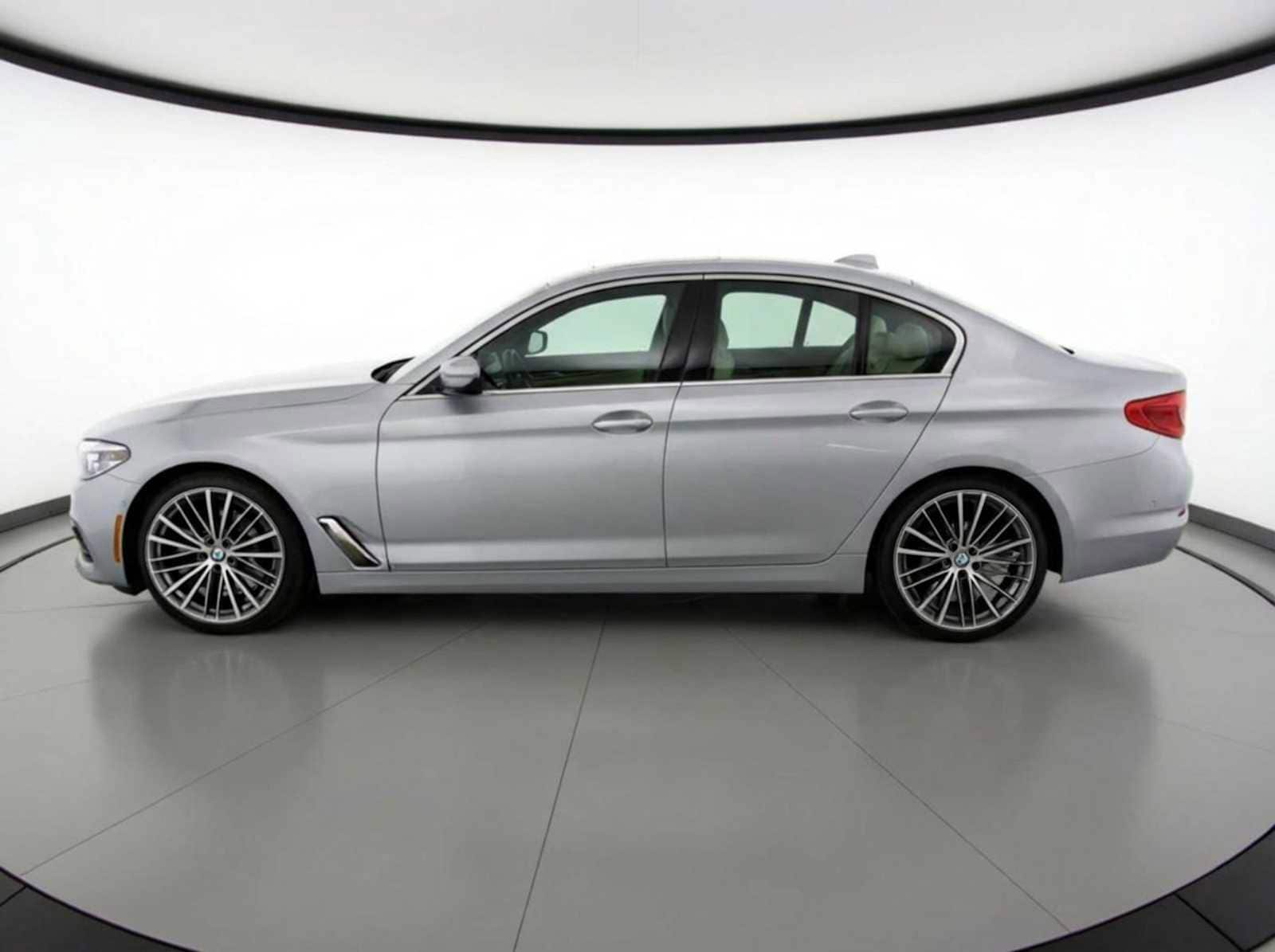Thumbnail: 2020 BMW 5 Series - 4