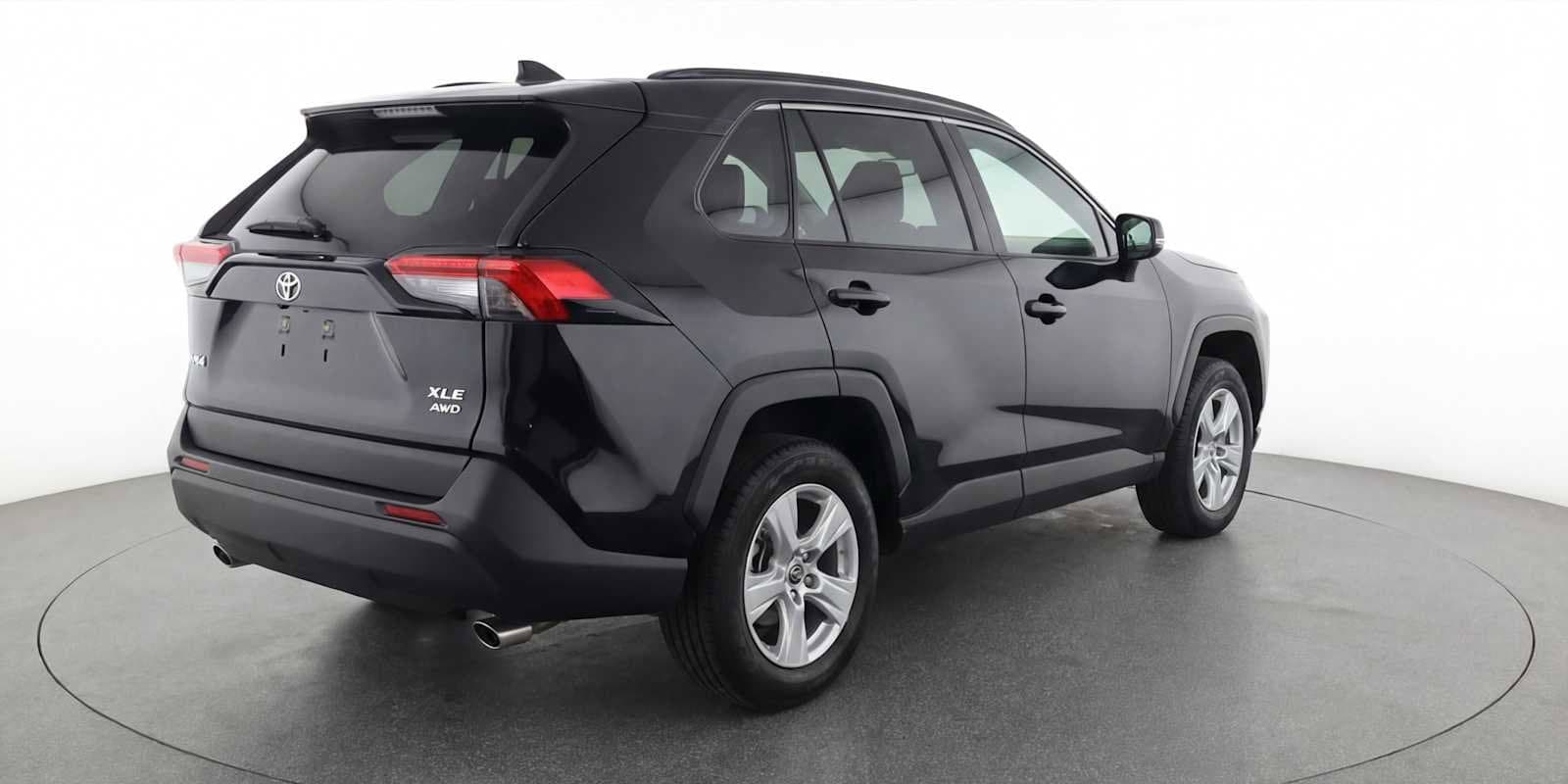 Used 2024 Toyota RAV4 XLE with VIN 2T3P1RFV4RW440587 for sale in Northfield, Minnesota