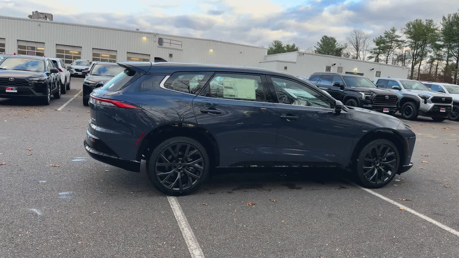 Thumbnail: 2025 Toyota Crown Signia - 9